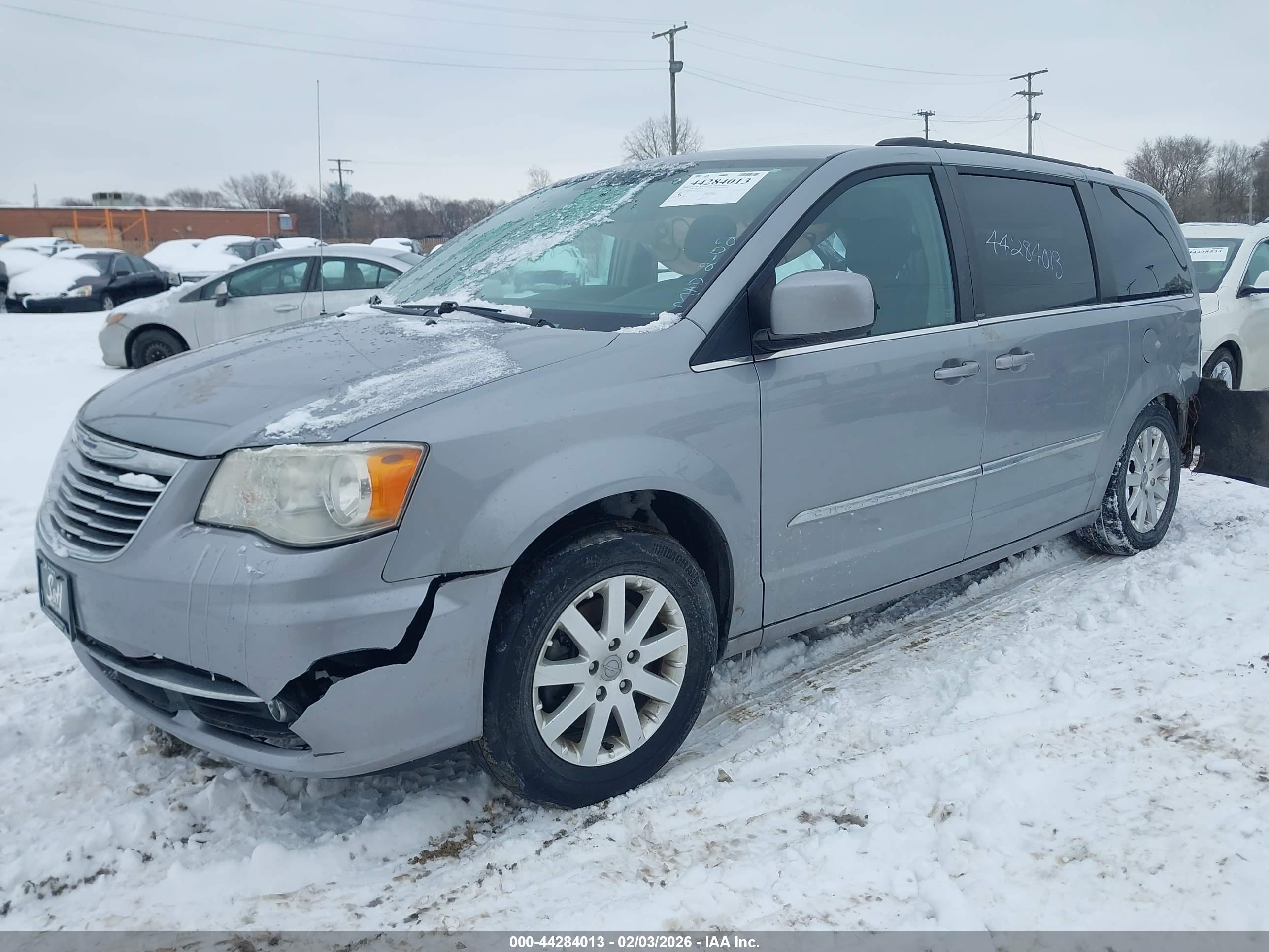 CHRYSLER TOWN image 2
