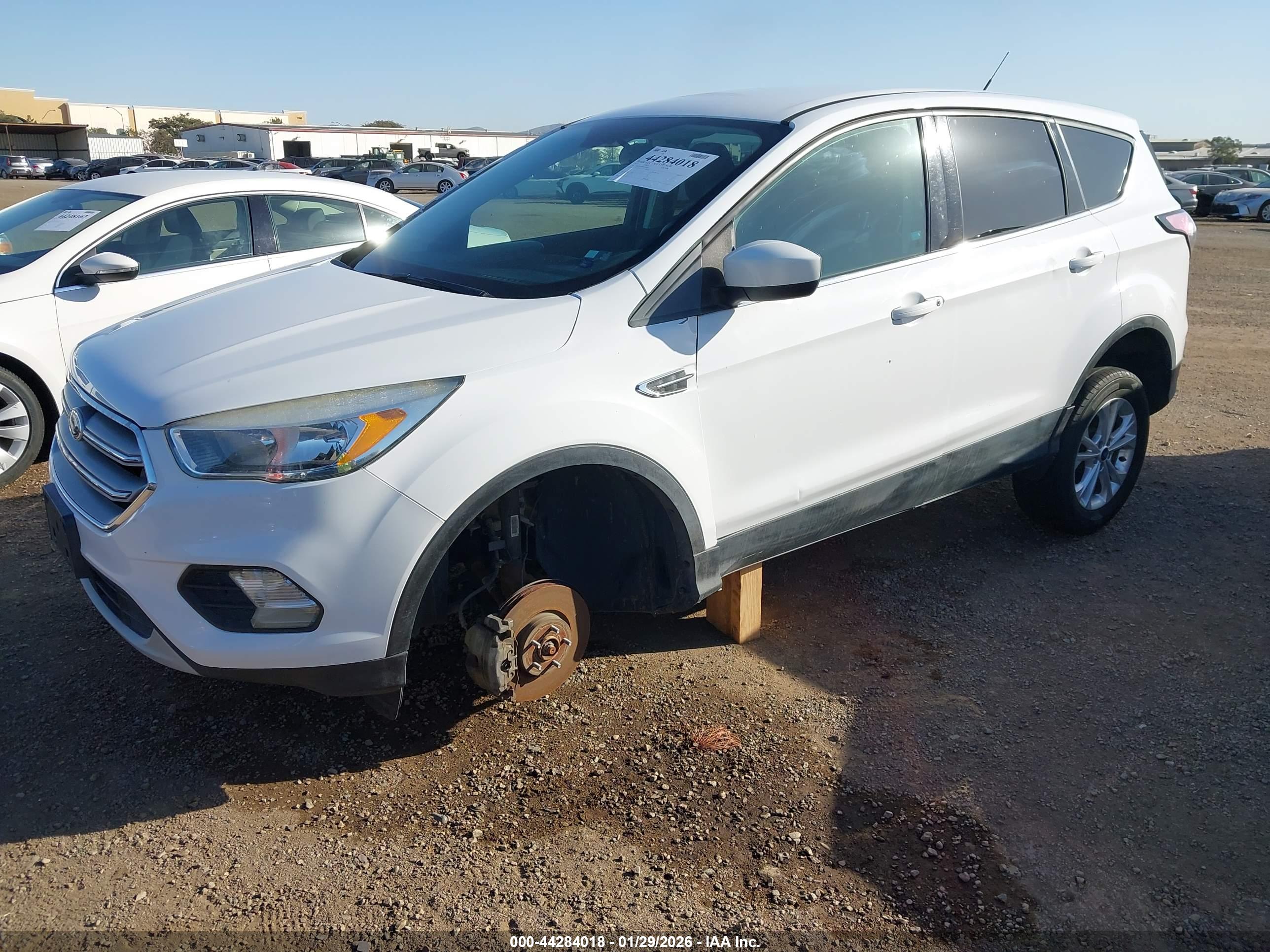 FORD ESCAPE image 2