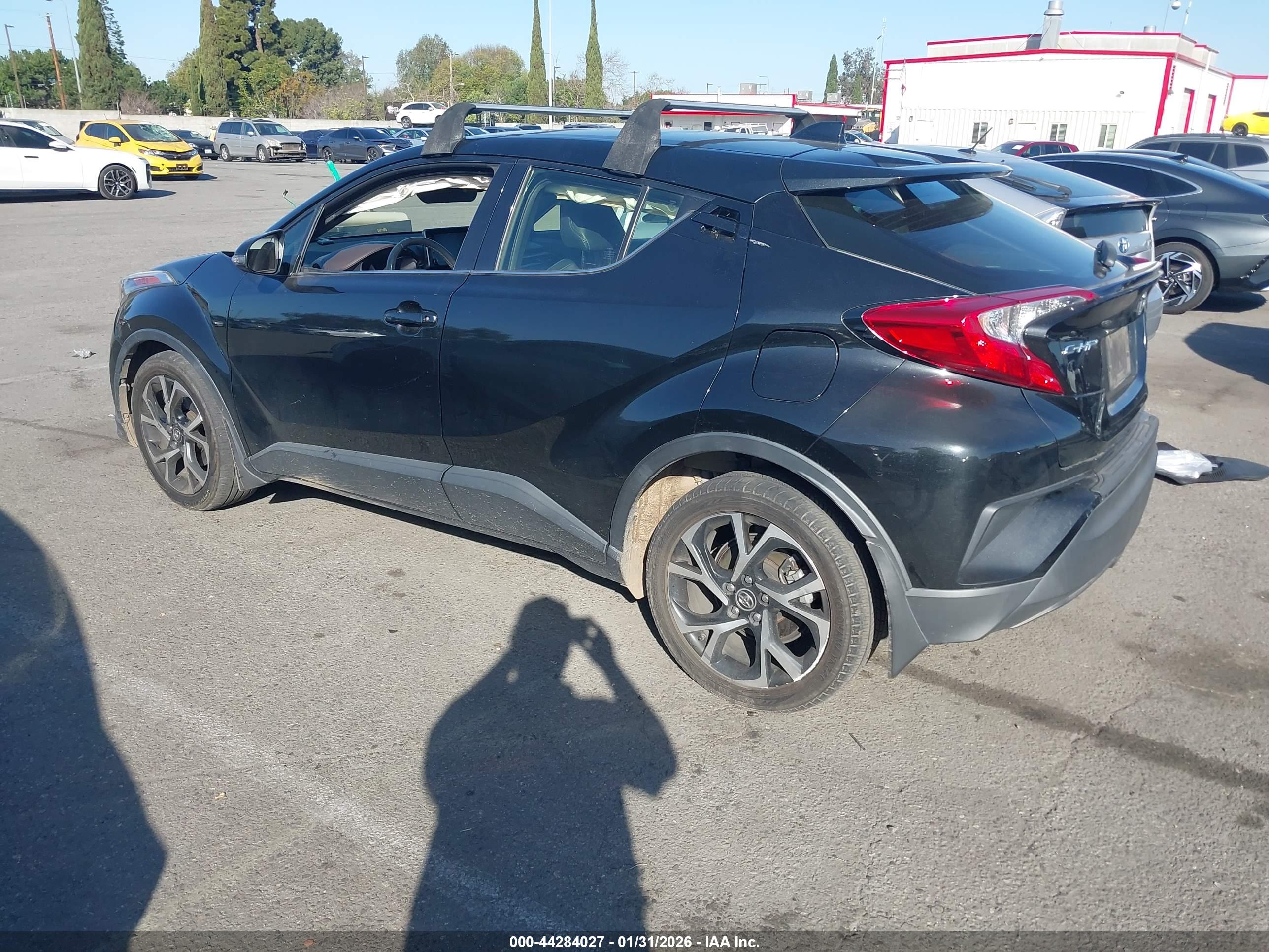 TOYOTA C-HR image 3