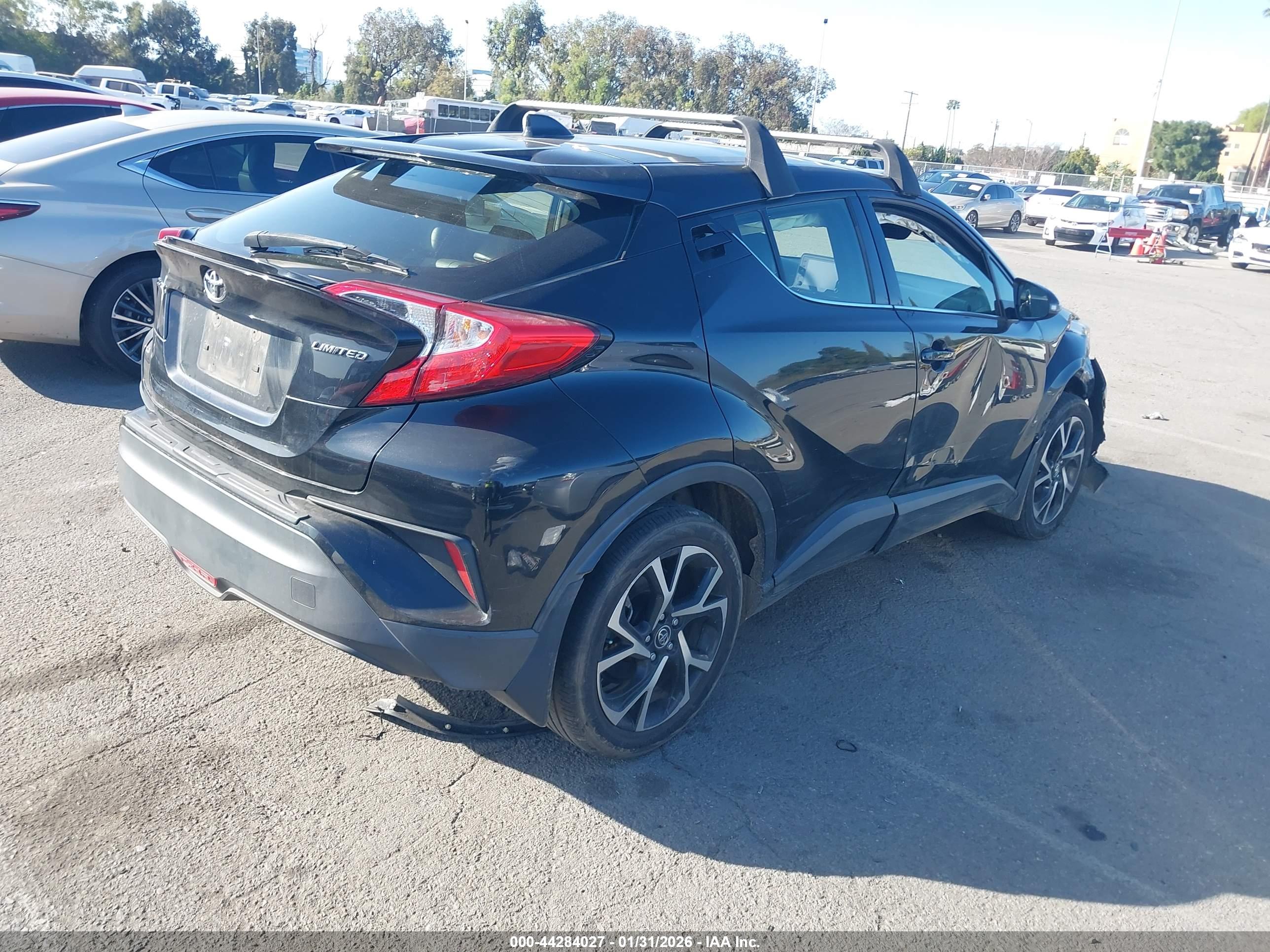 TOYOTA C-HR image 4