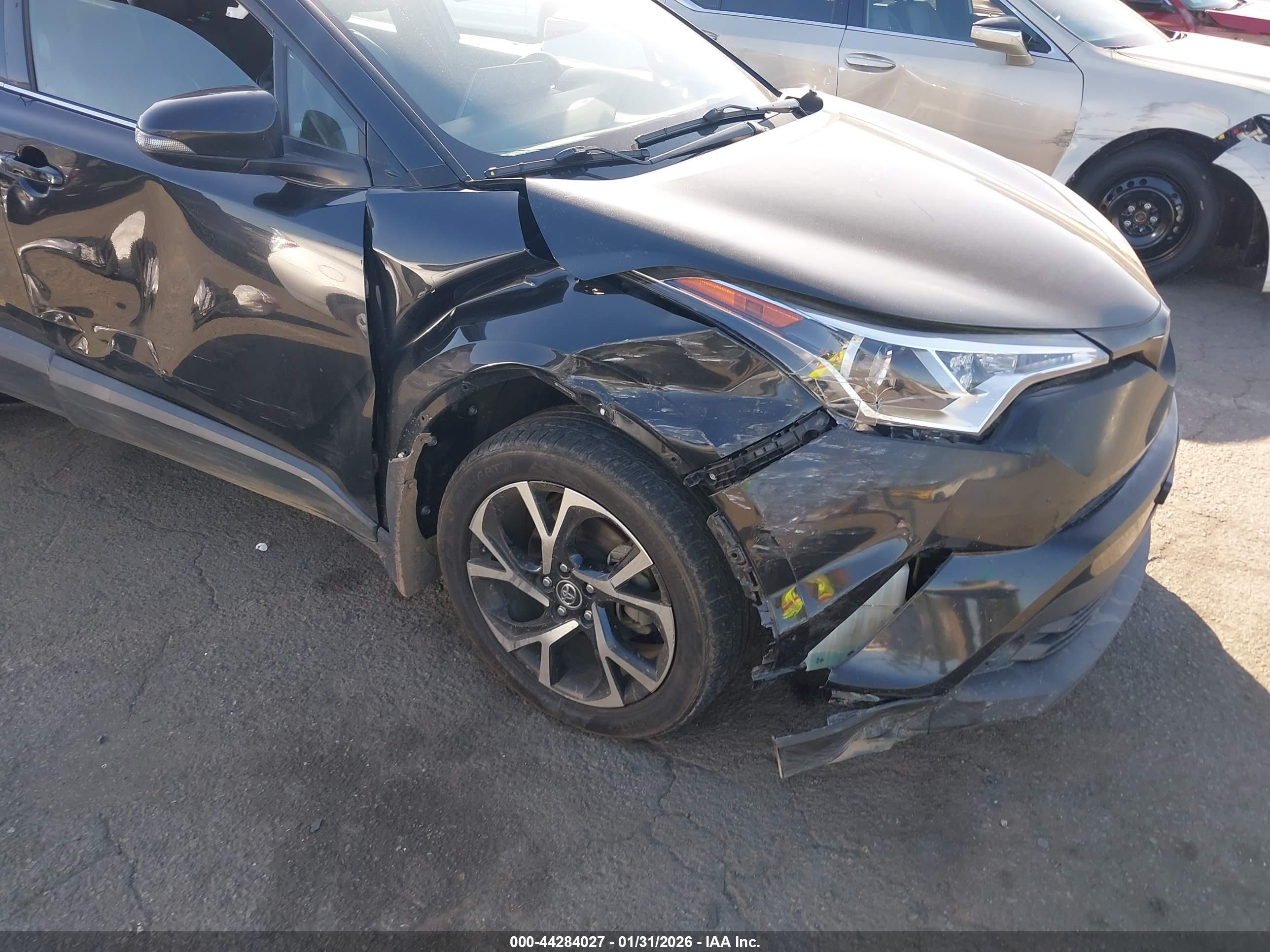 TOYOTA C-HR image 6