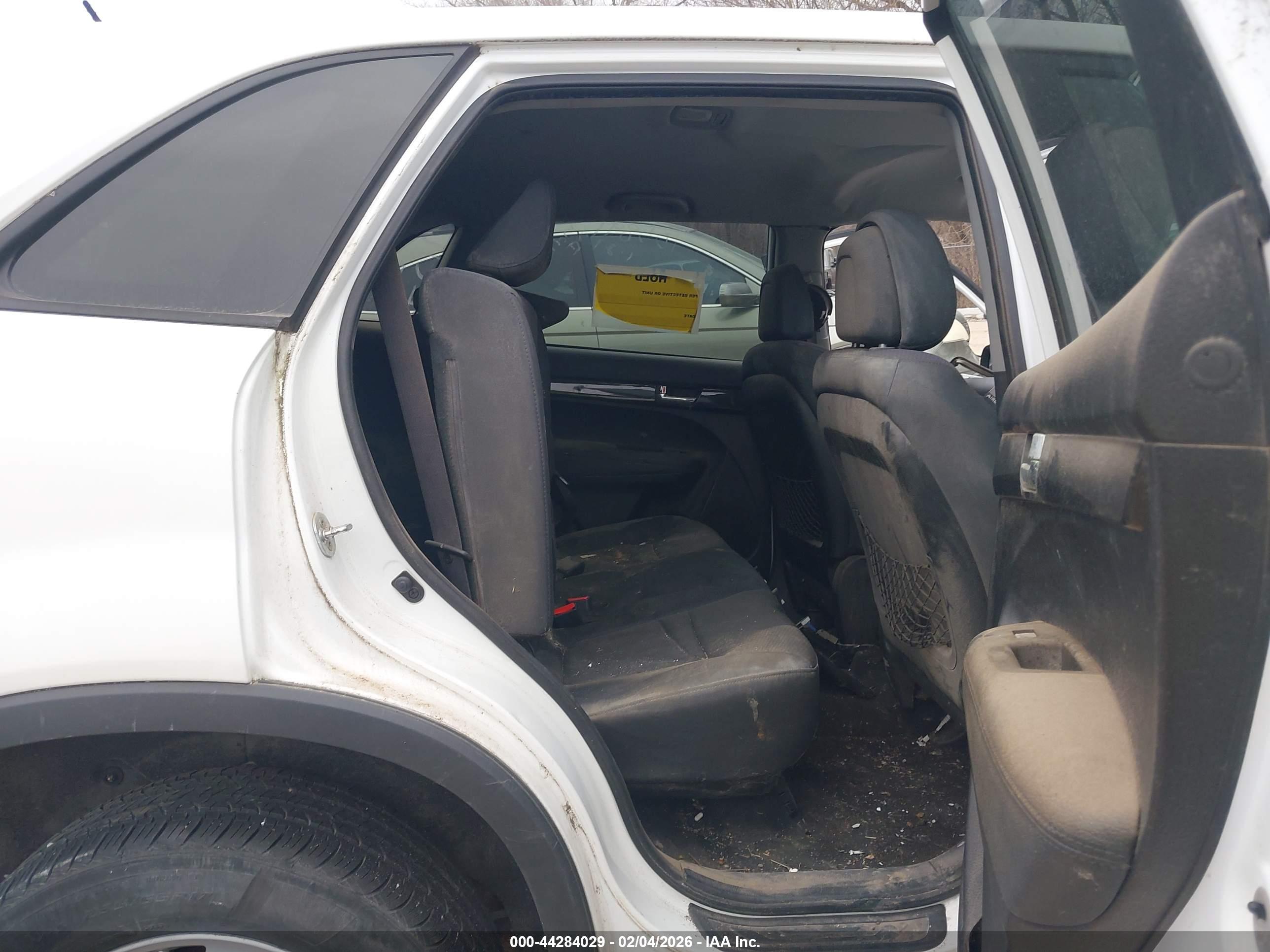 KIA SORENTO image 8