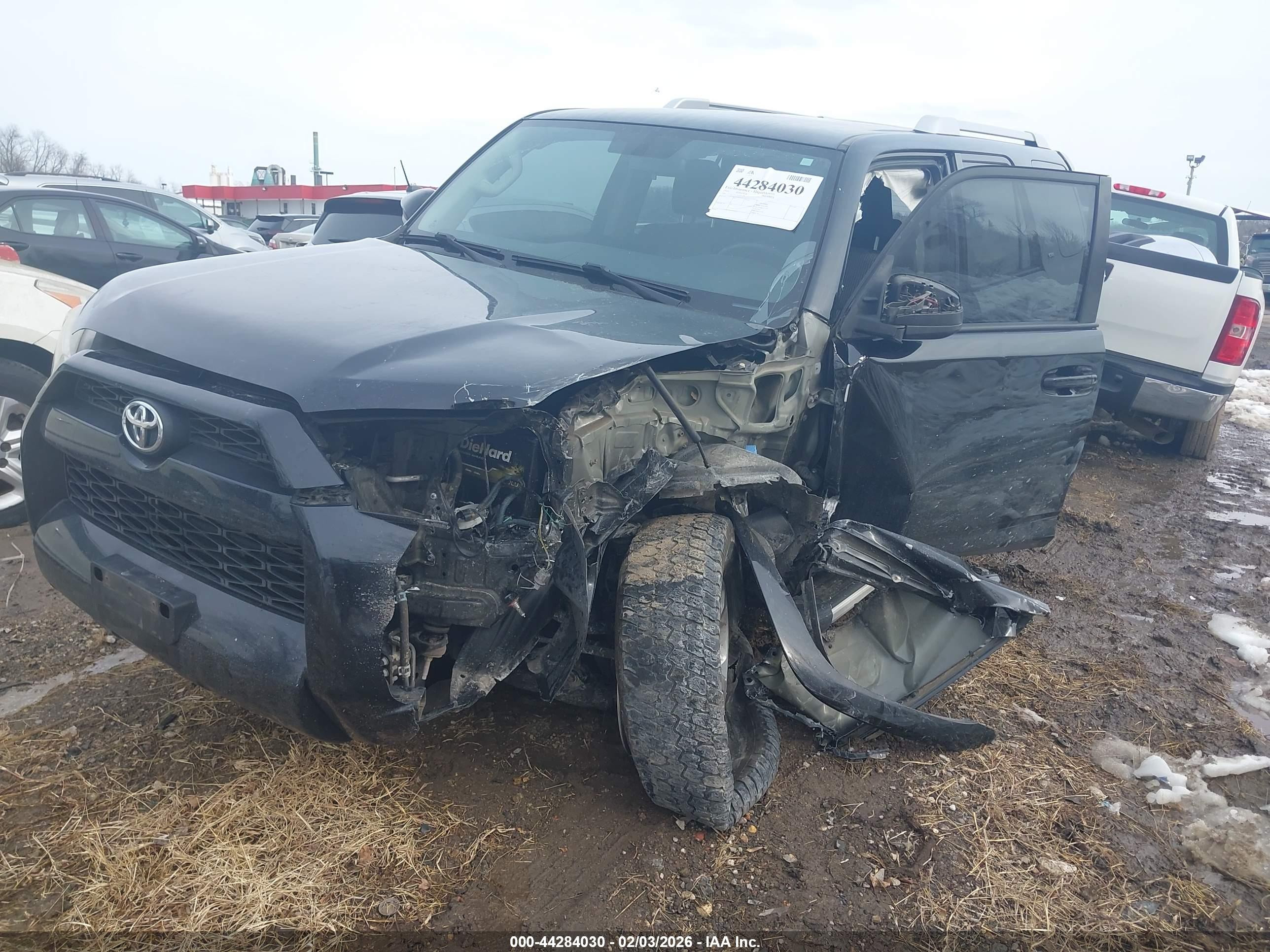 TOYOTA 4RUNNER image 2