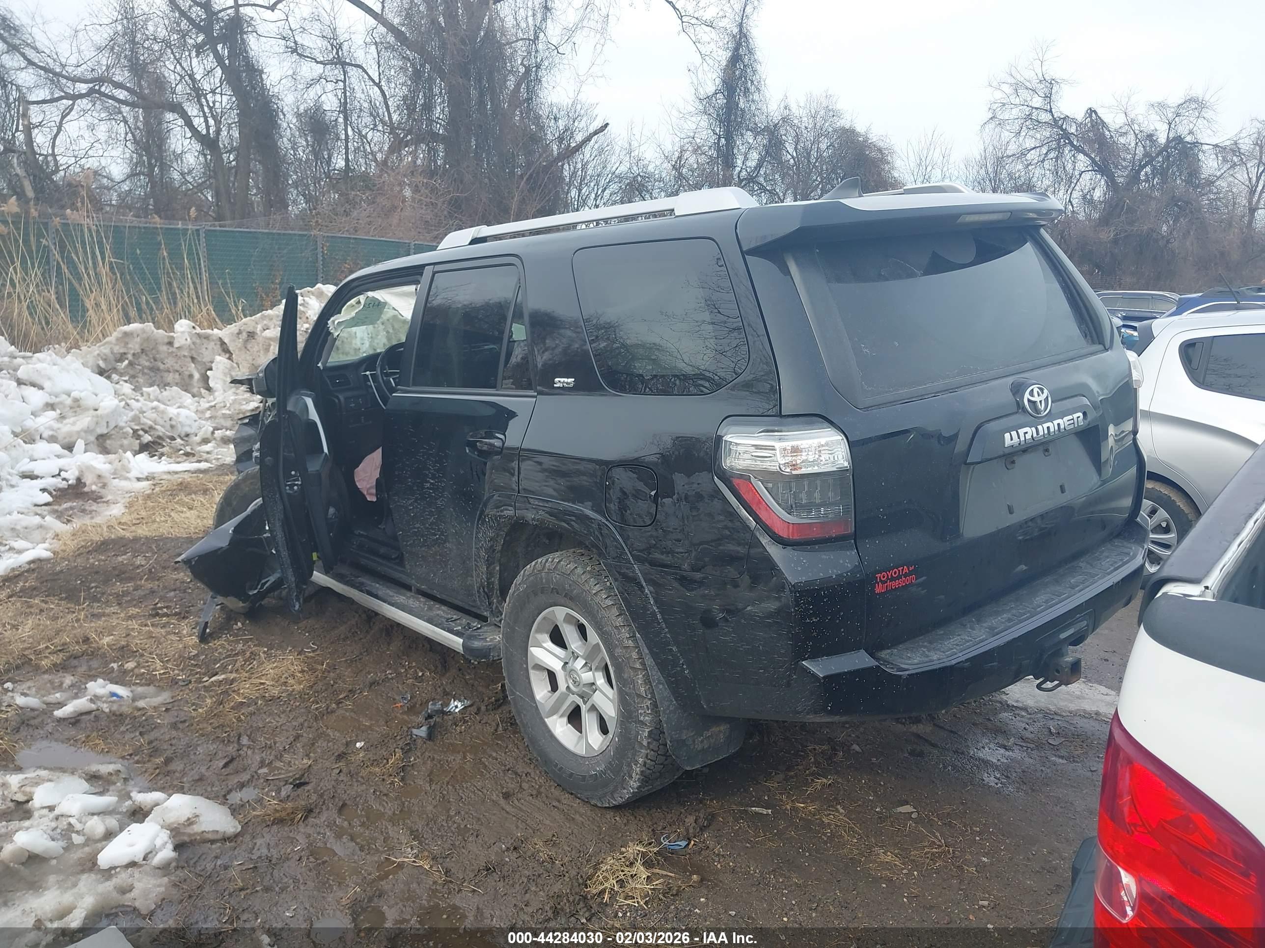 TOYOTA 4RUNNER image 3