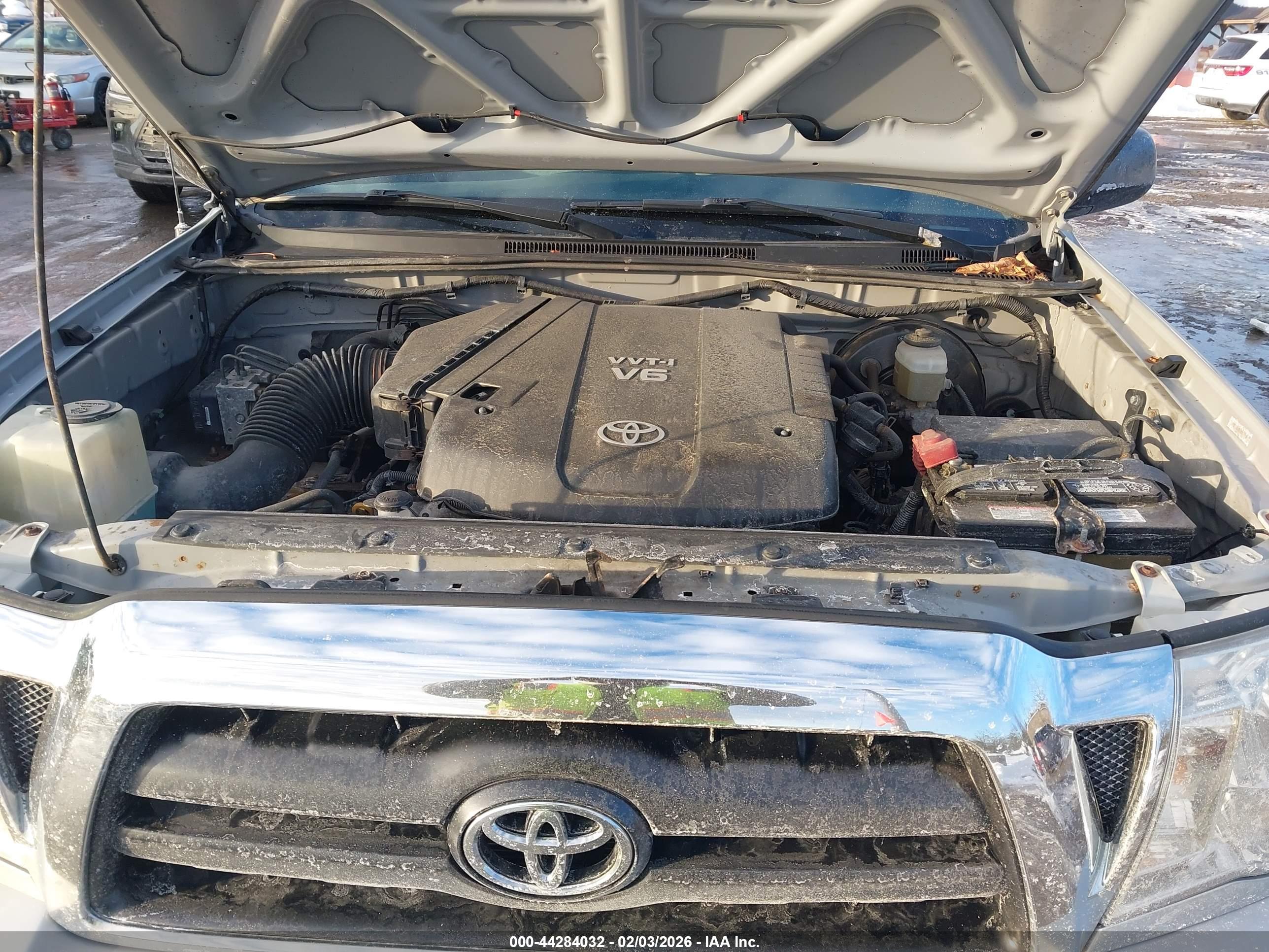 TOYOTA TACOMA image 10