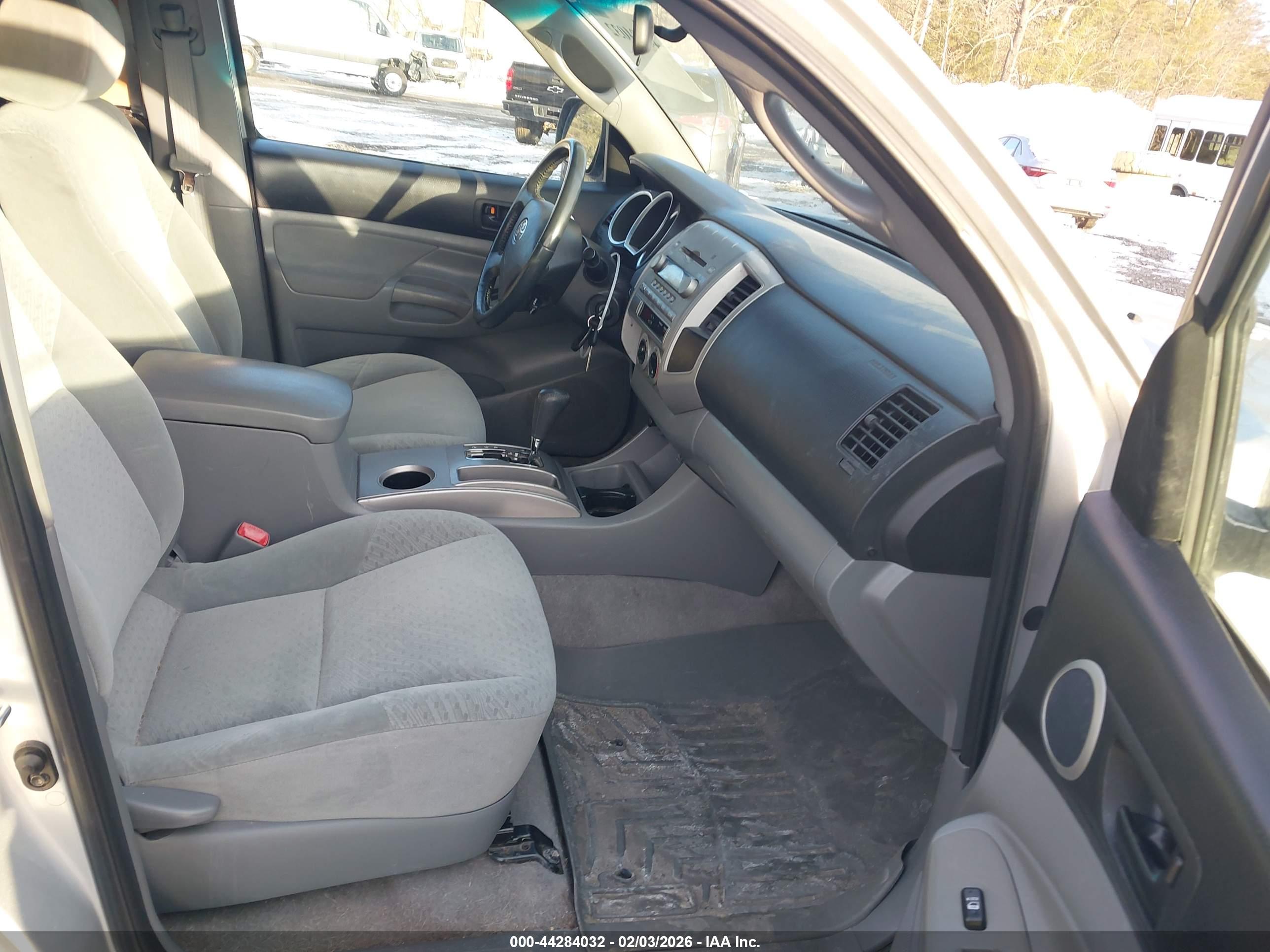 TOYOTA TACOMA image 5