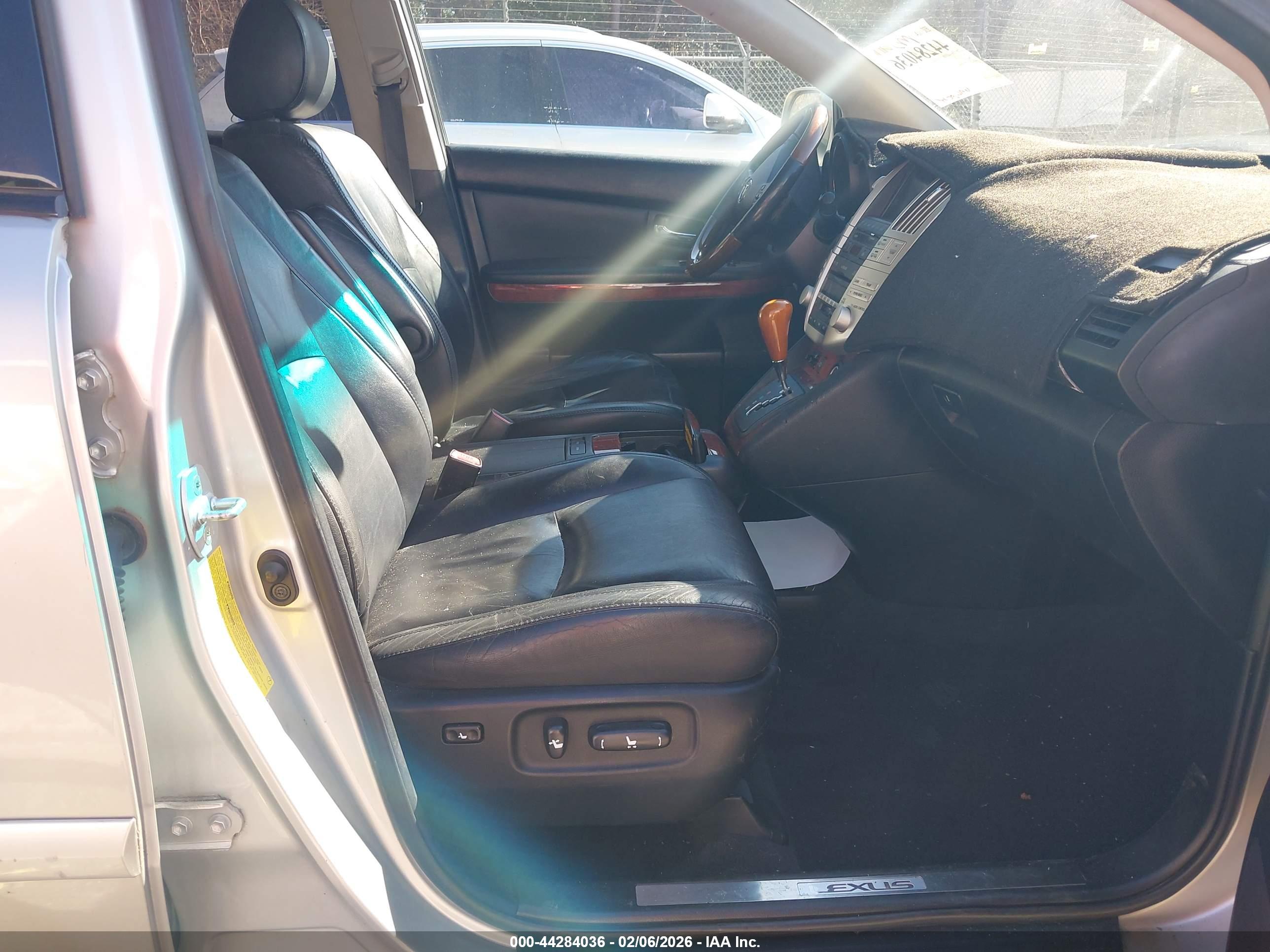 LEXUS RX image 5