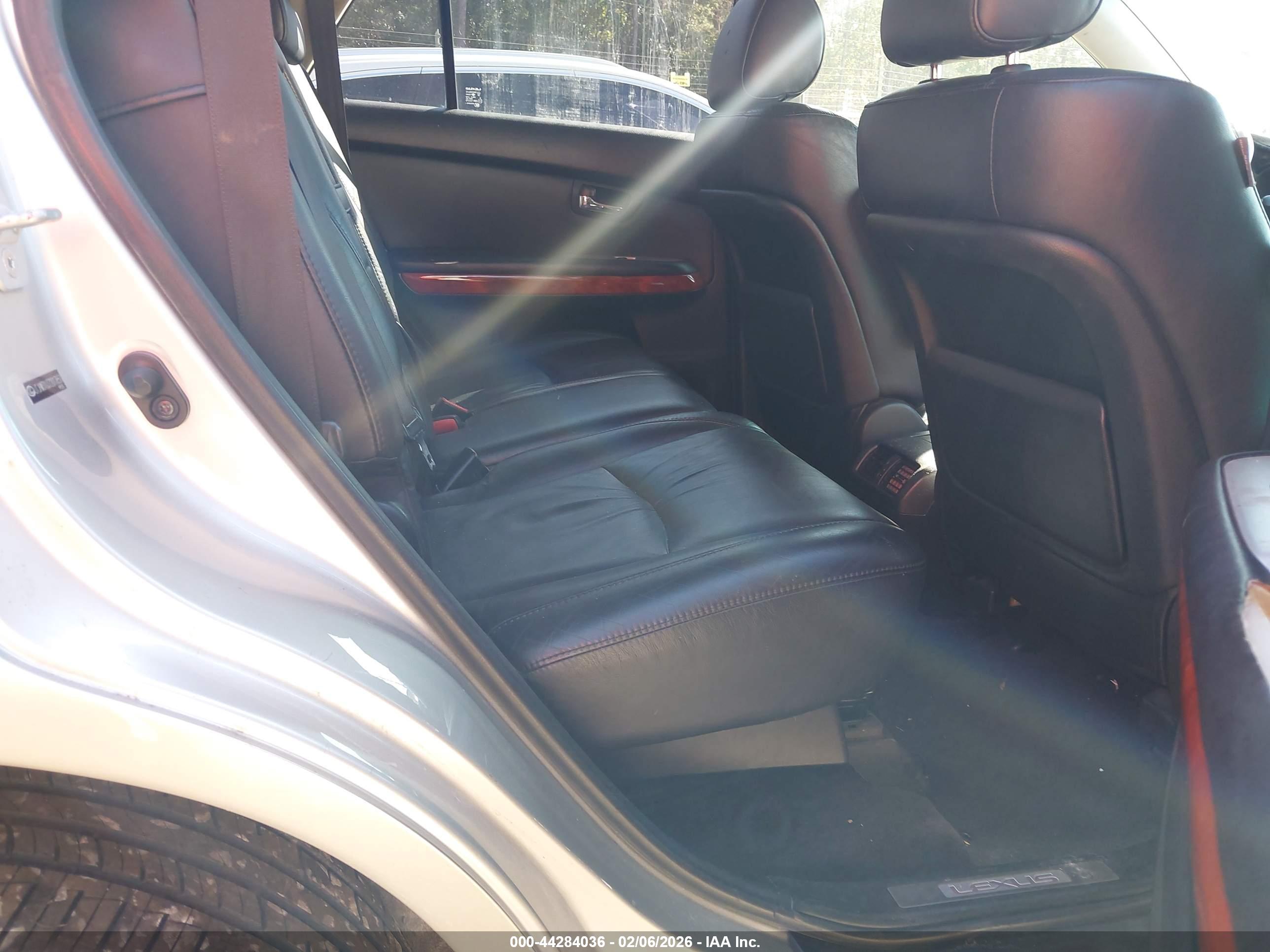 LEXUS RX image 8