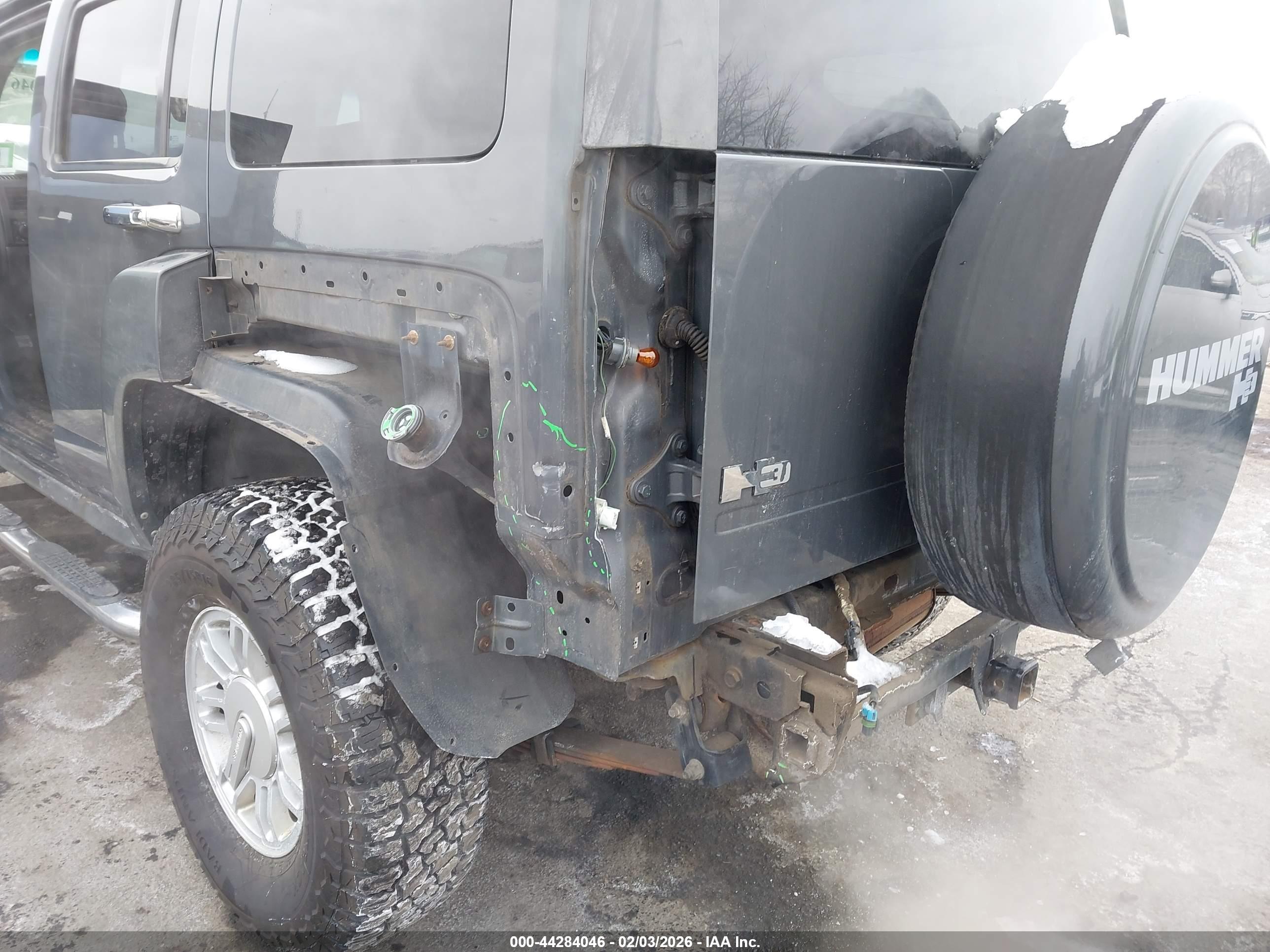HUMMER H3 image 6