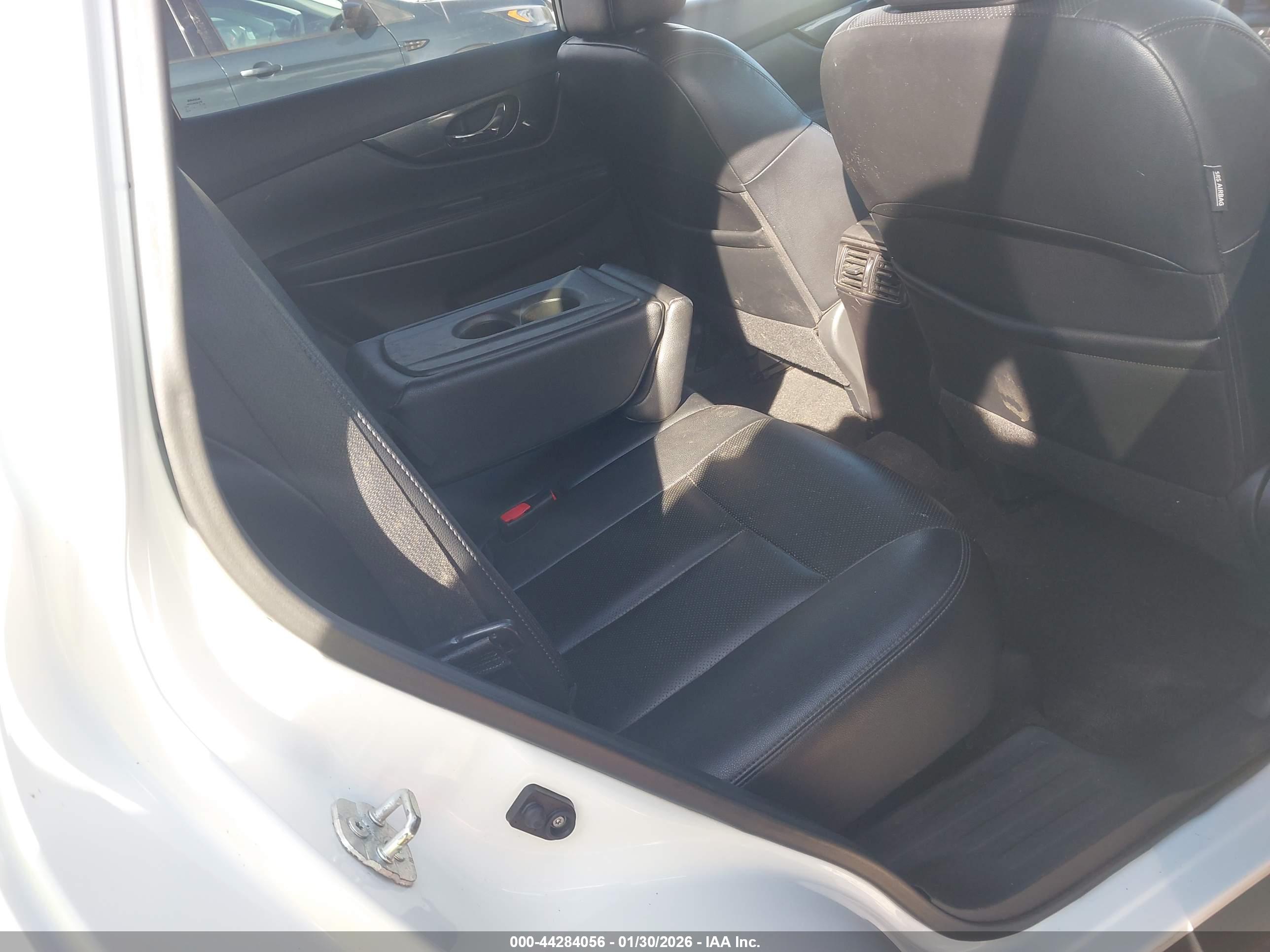 NISSAN ROGUE image 8