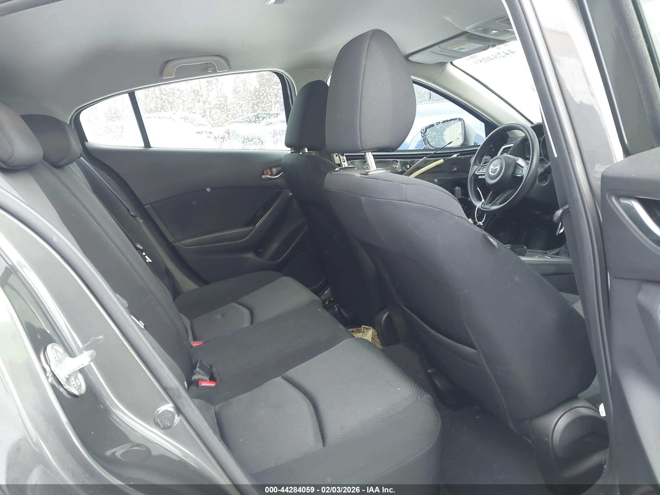 MAZDA MAZDA3 image 8