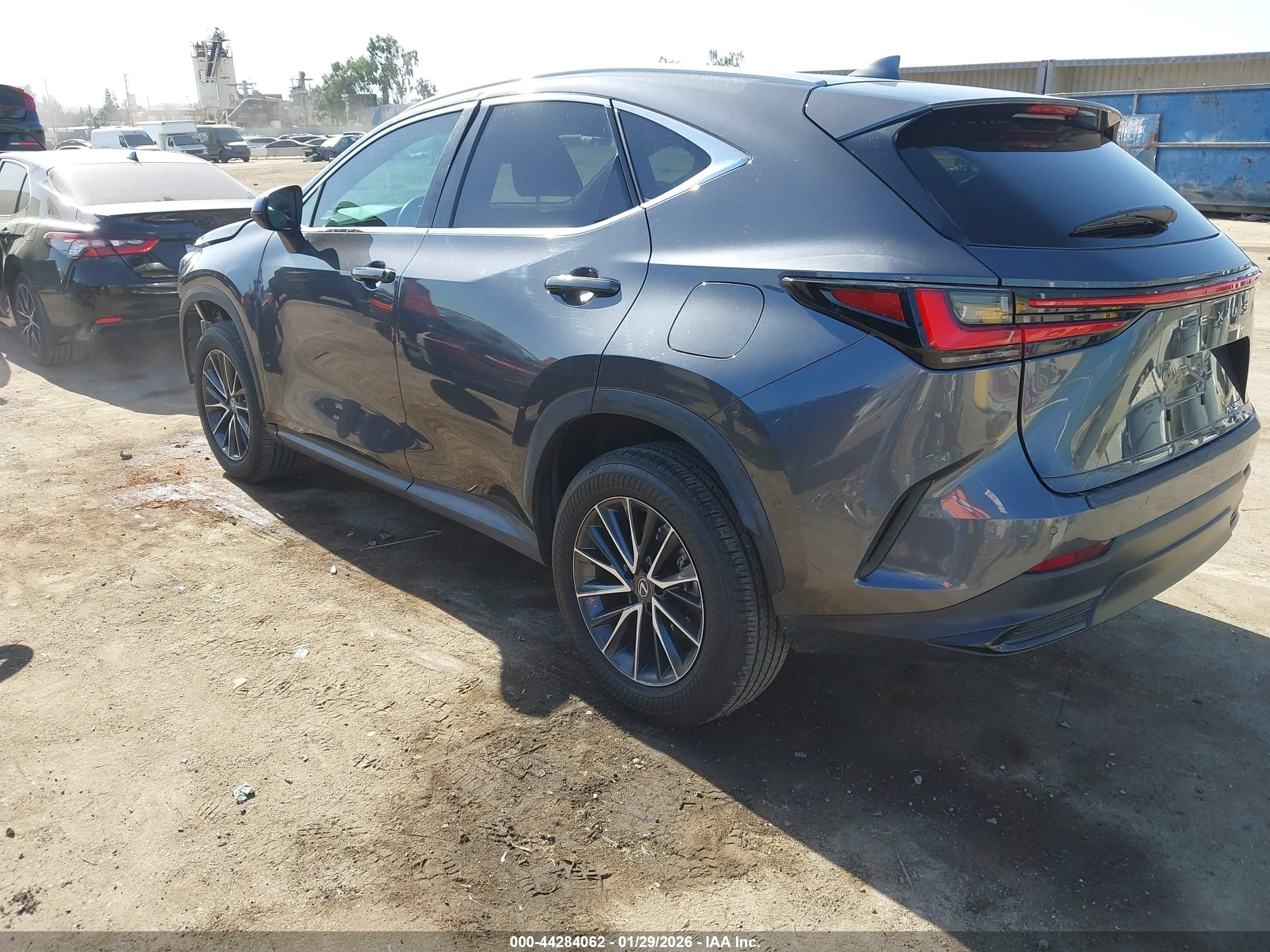 LEXUS NX image 3
