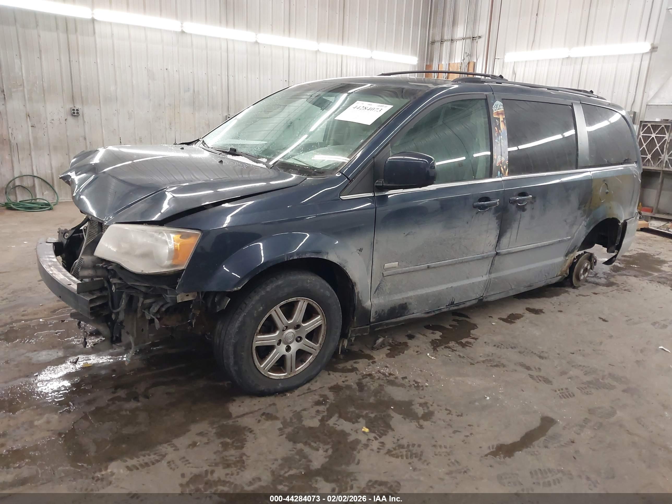 CHRYSLER TOWN image 2