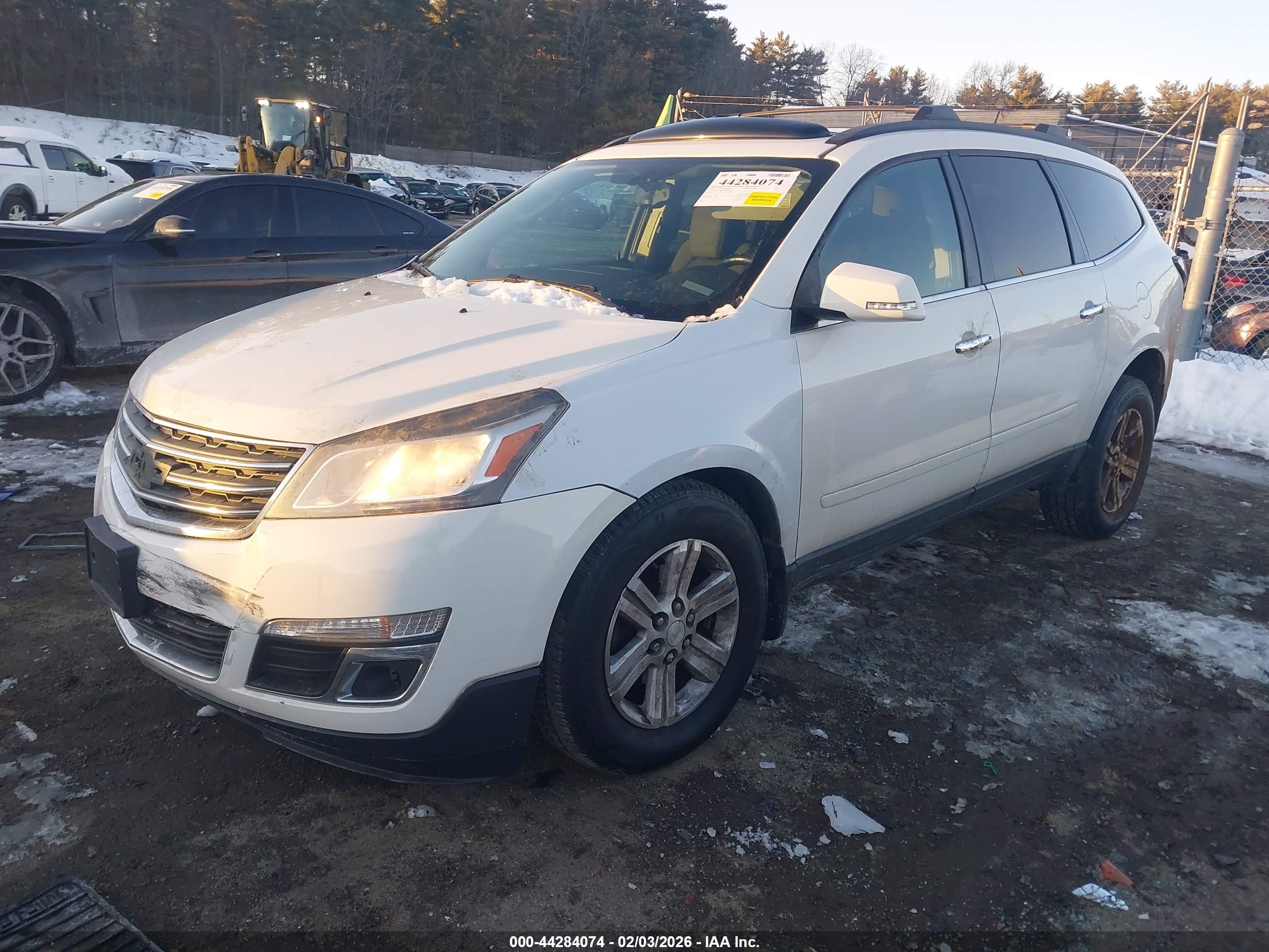 CHEVROLET TRAVERSE image 2