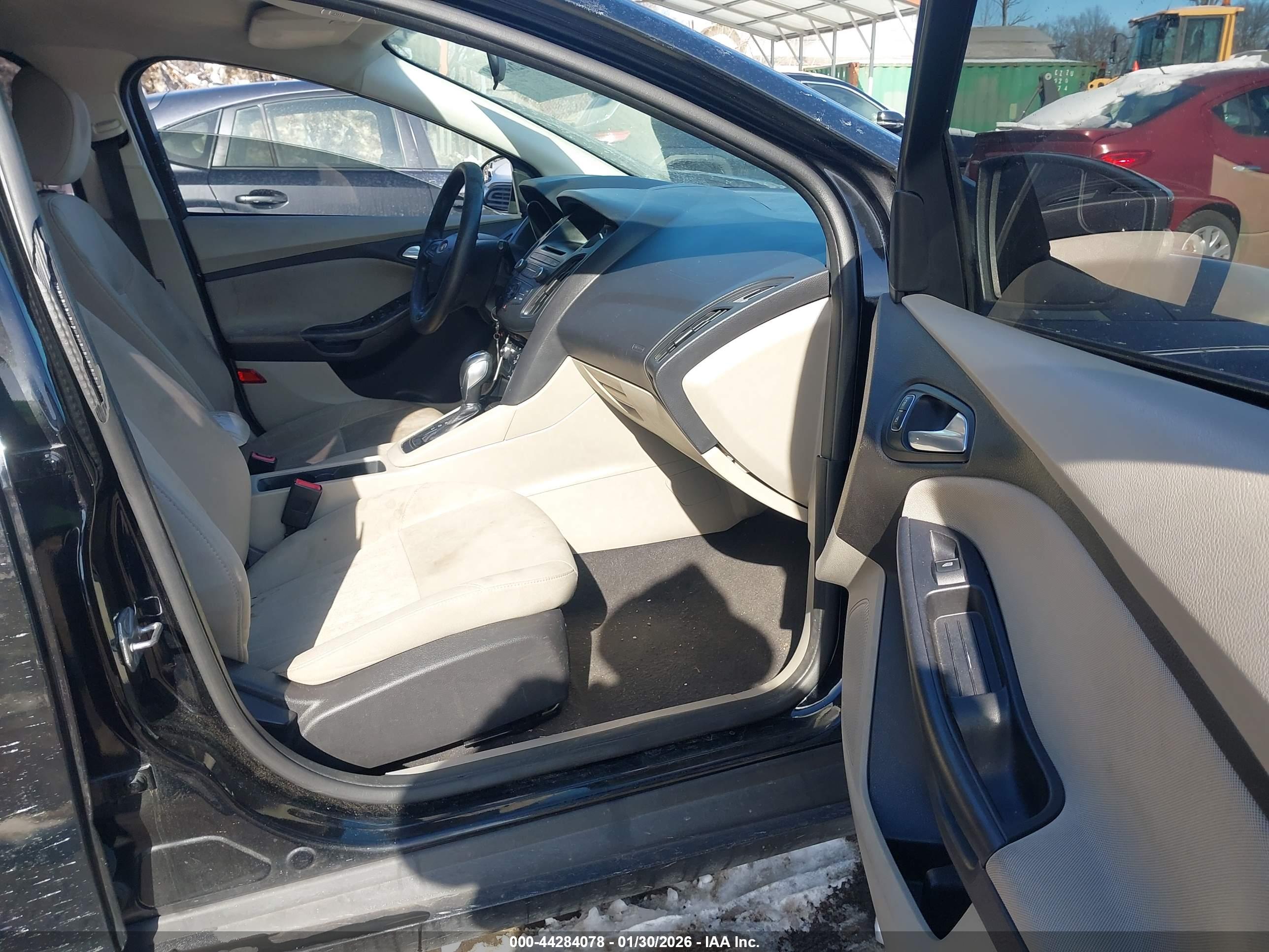 FORD FOCUS image 5