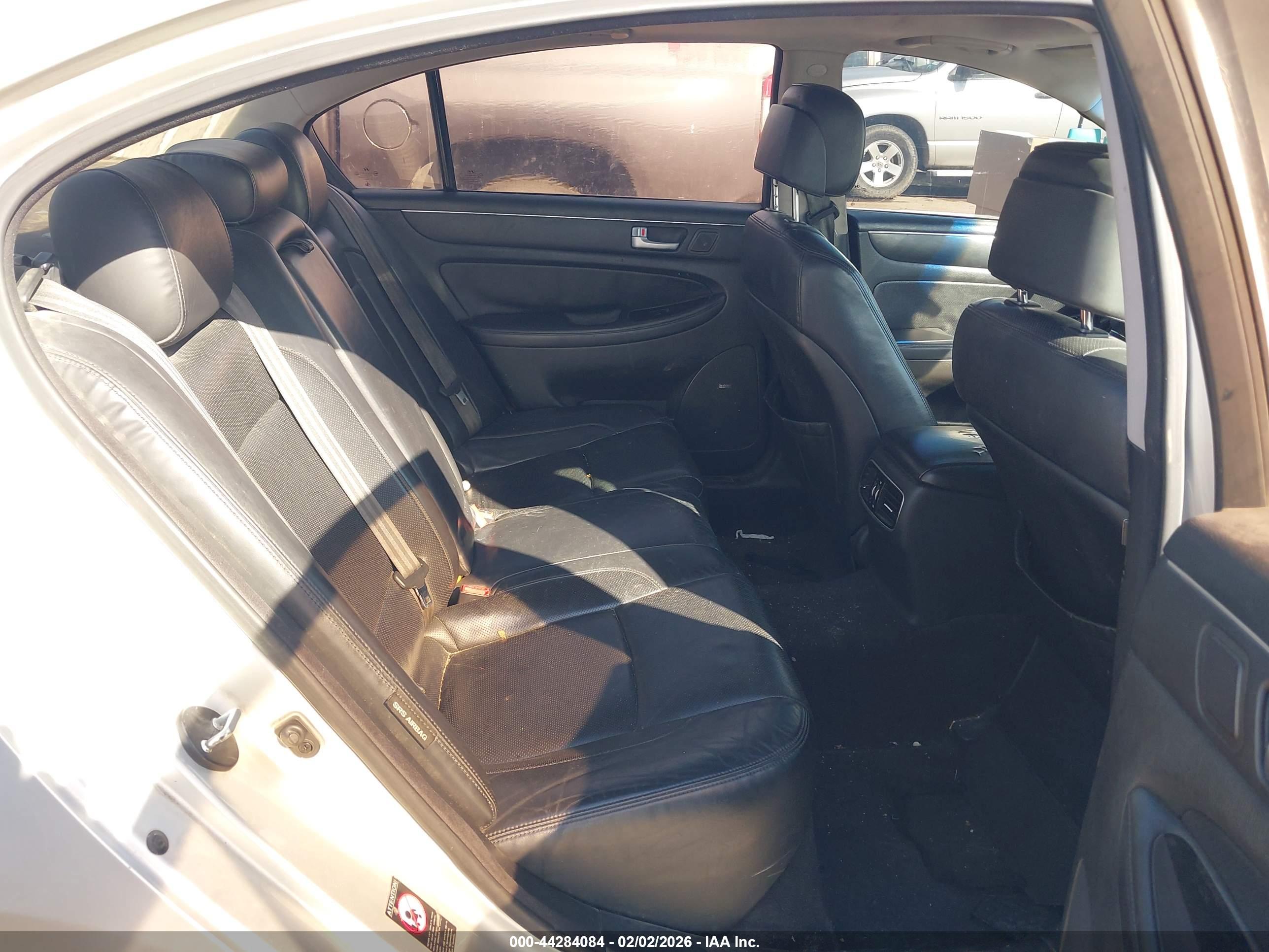 HYUNDAI GENESIS image 8