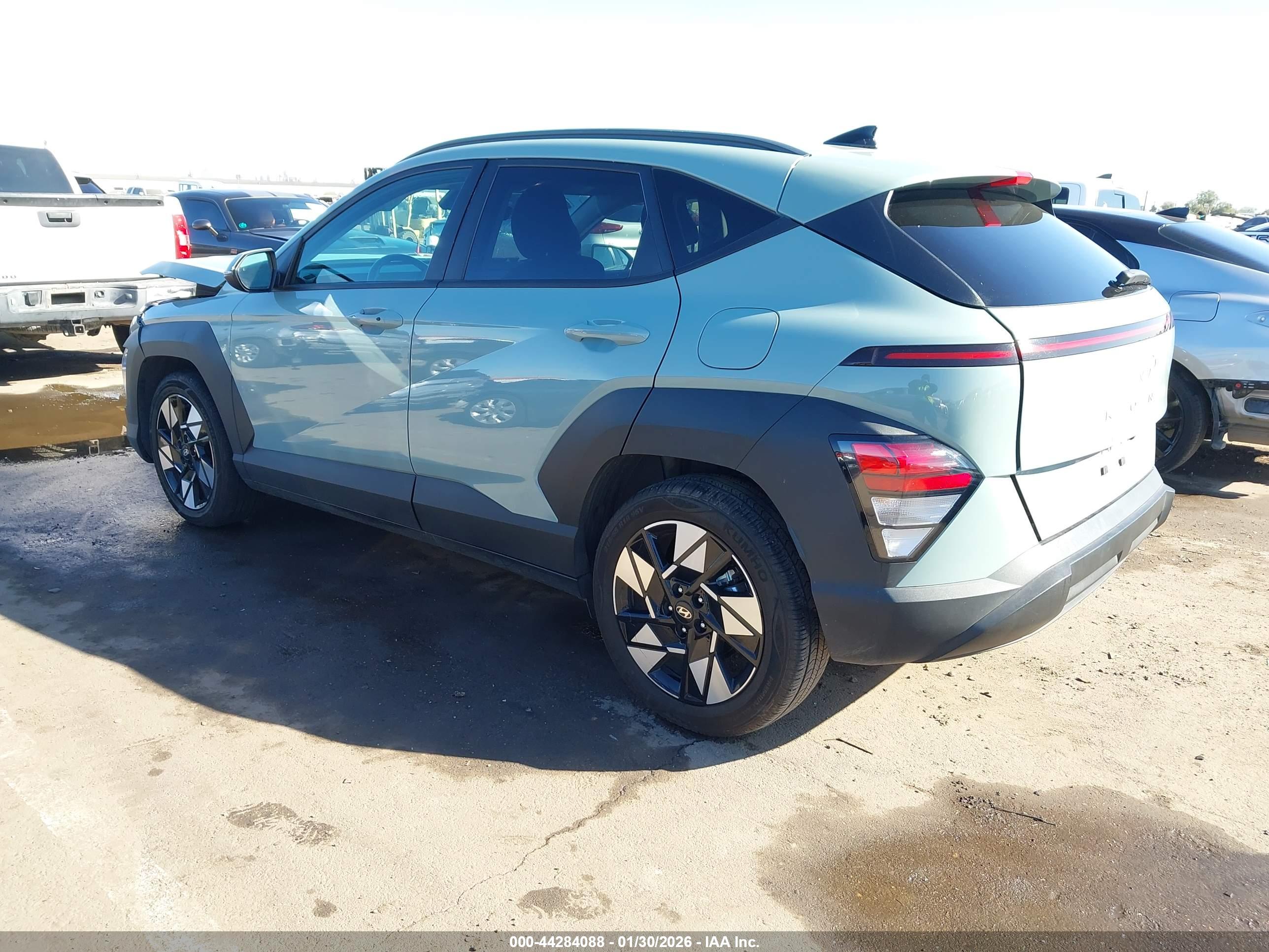 HYUNDAI KONA image 3