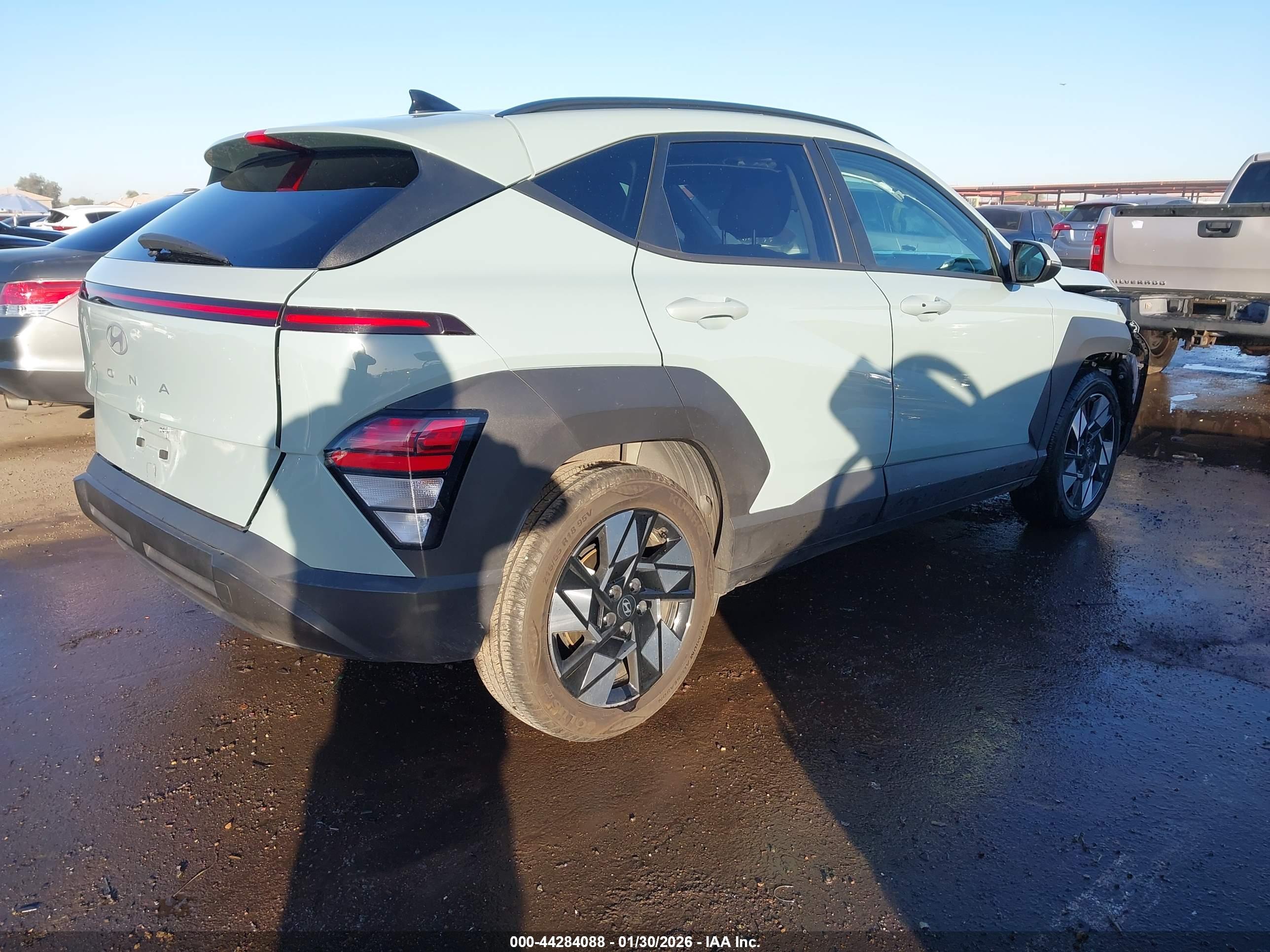 HYUNDAI KONA image 4