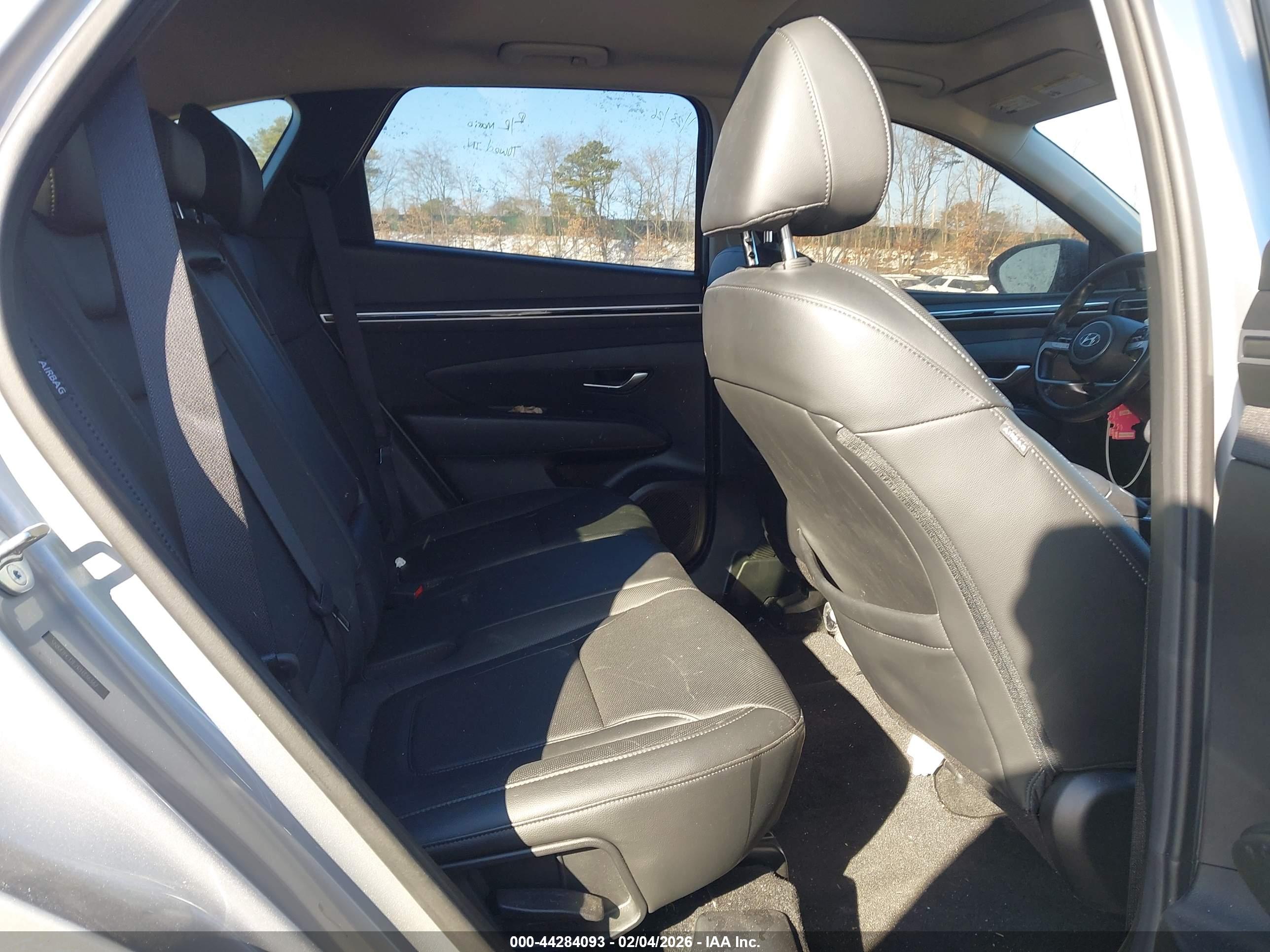 HYUNDAI TUCSON image 8