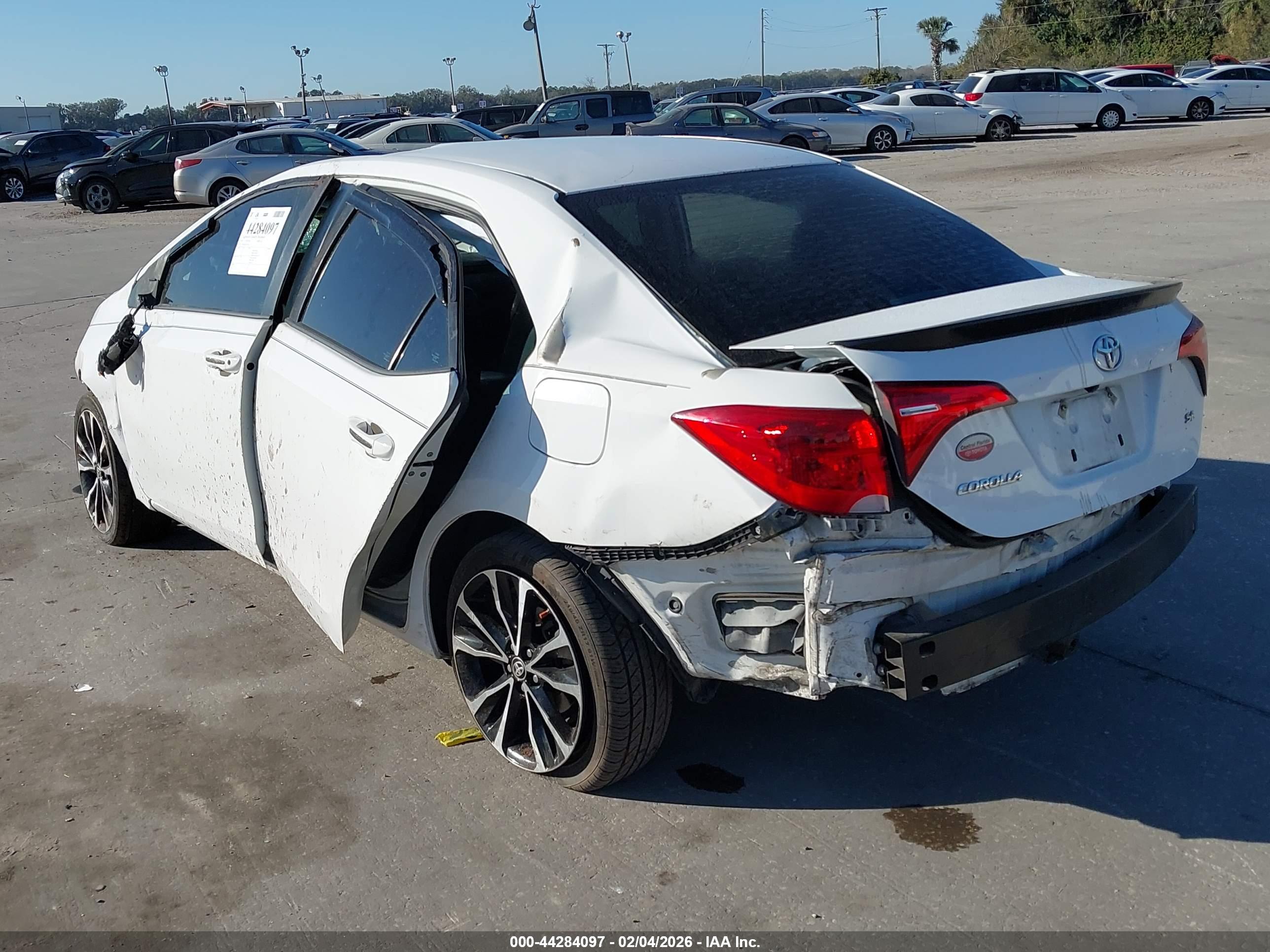 TOYOTA COROLLA image 3