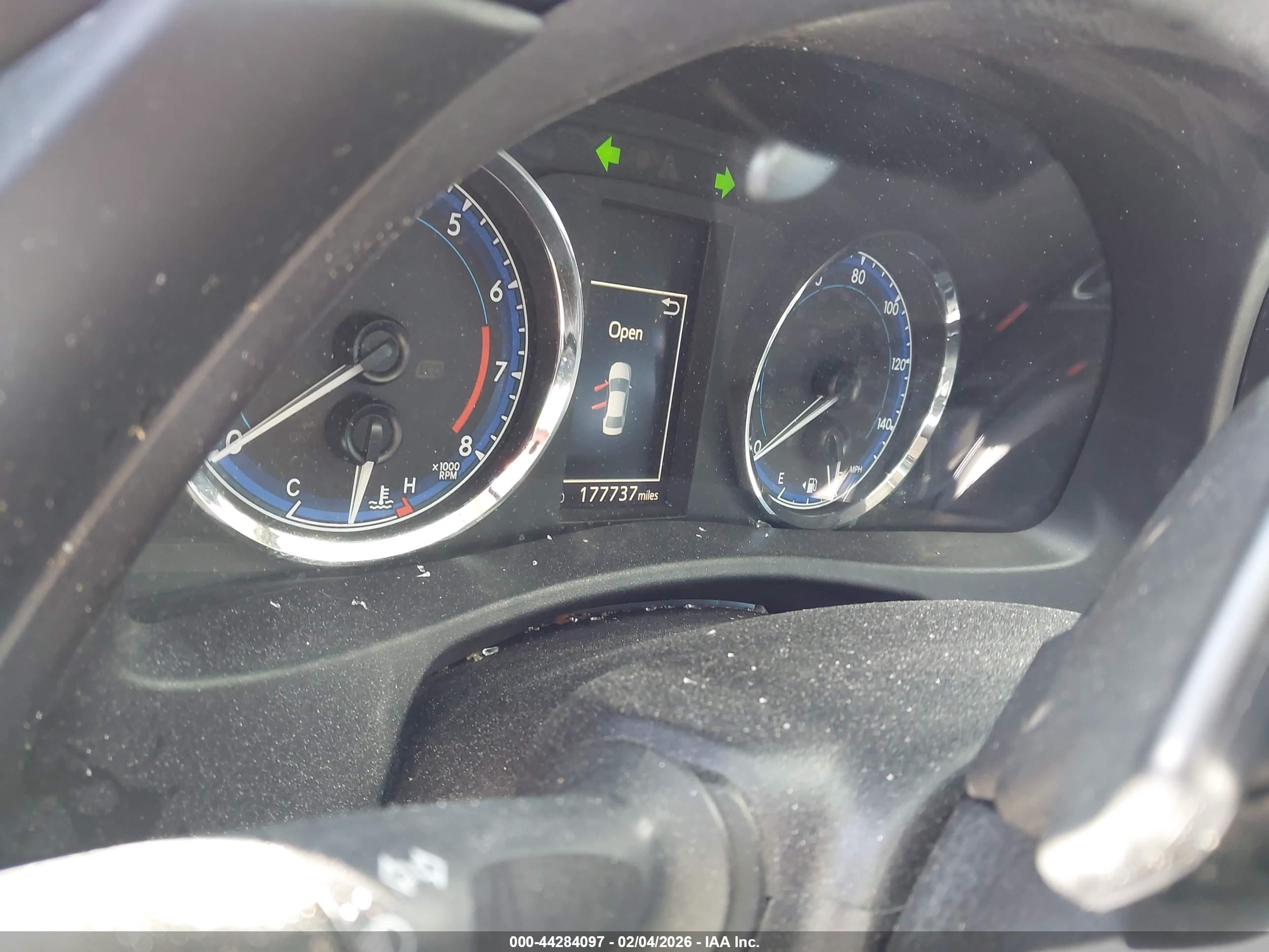 TOYOTA COROLLA image 7