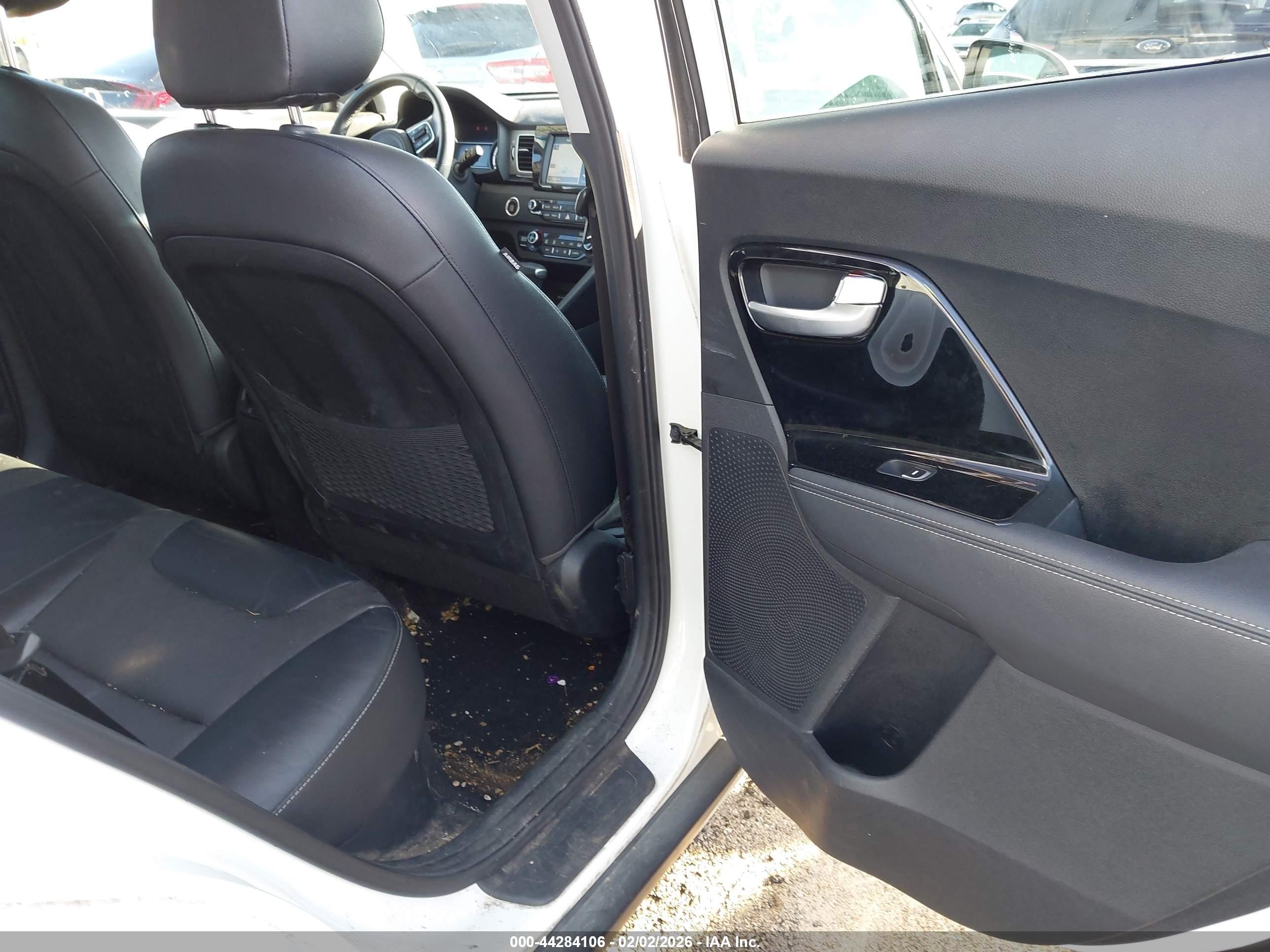 KIA NIRO image 8
