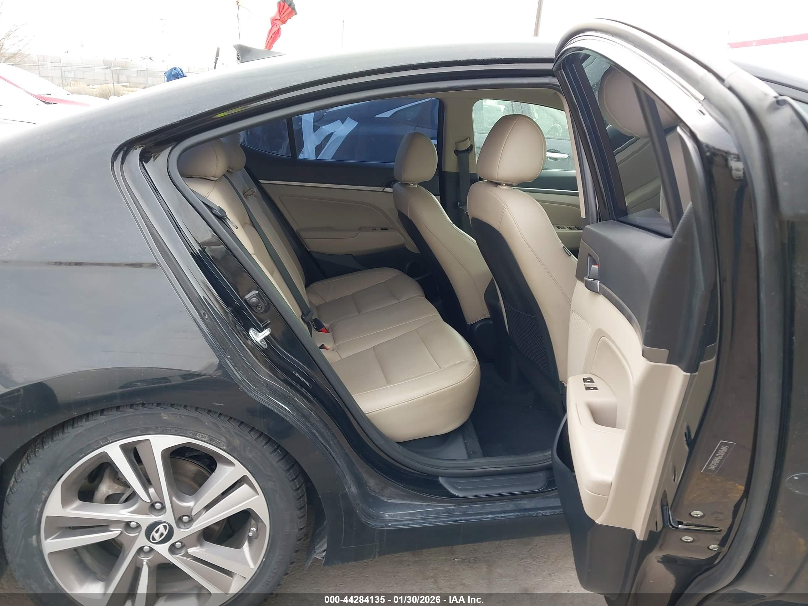 HYUNDAI ELANTRA image 8