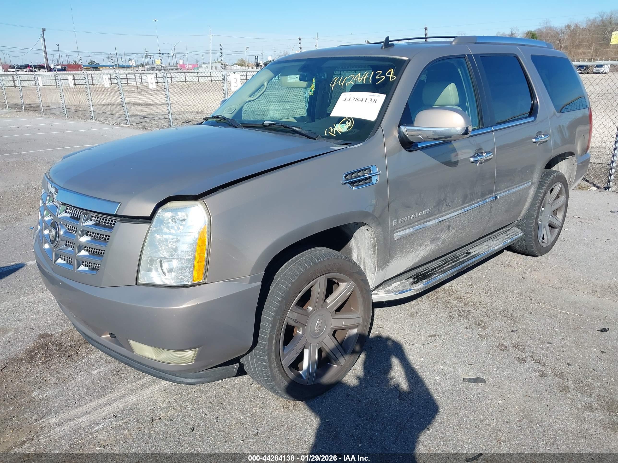 CADILLAC ESCALADE image 2