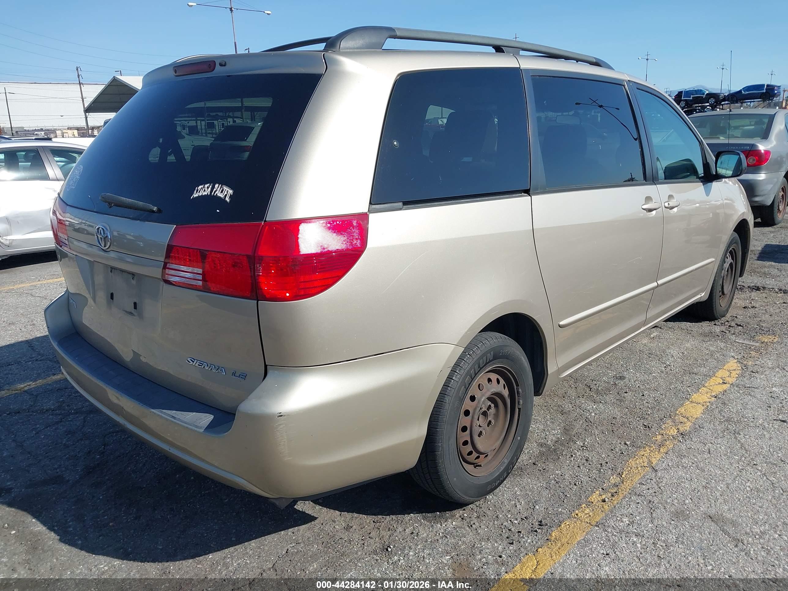 TOYOTA SIENNA image 4