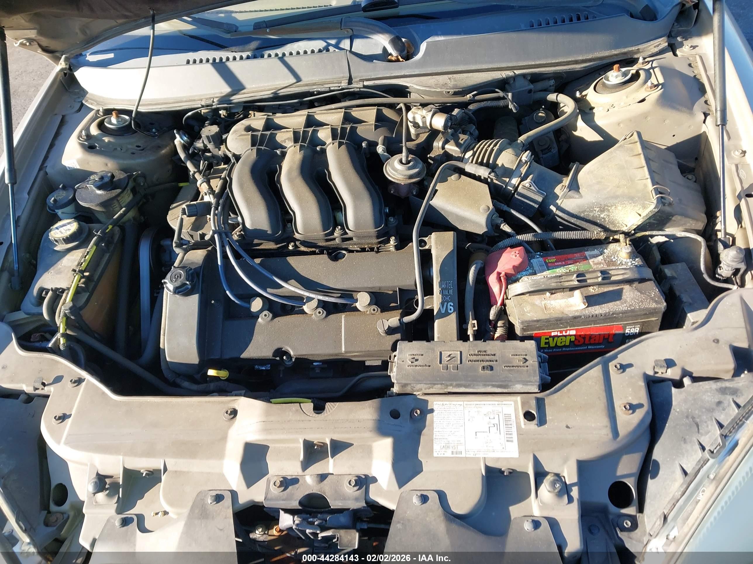 FORD TAURUS image 10