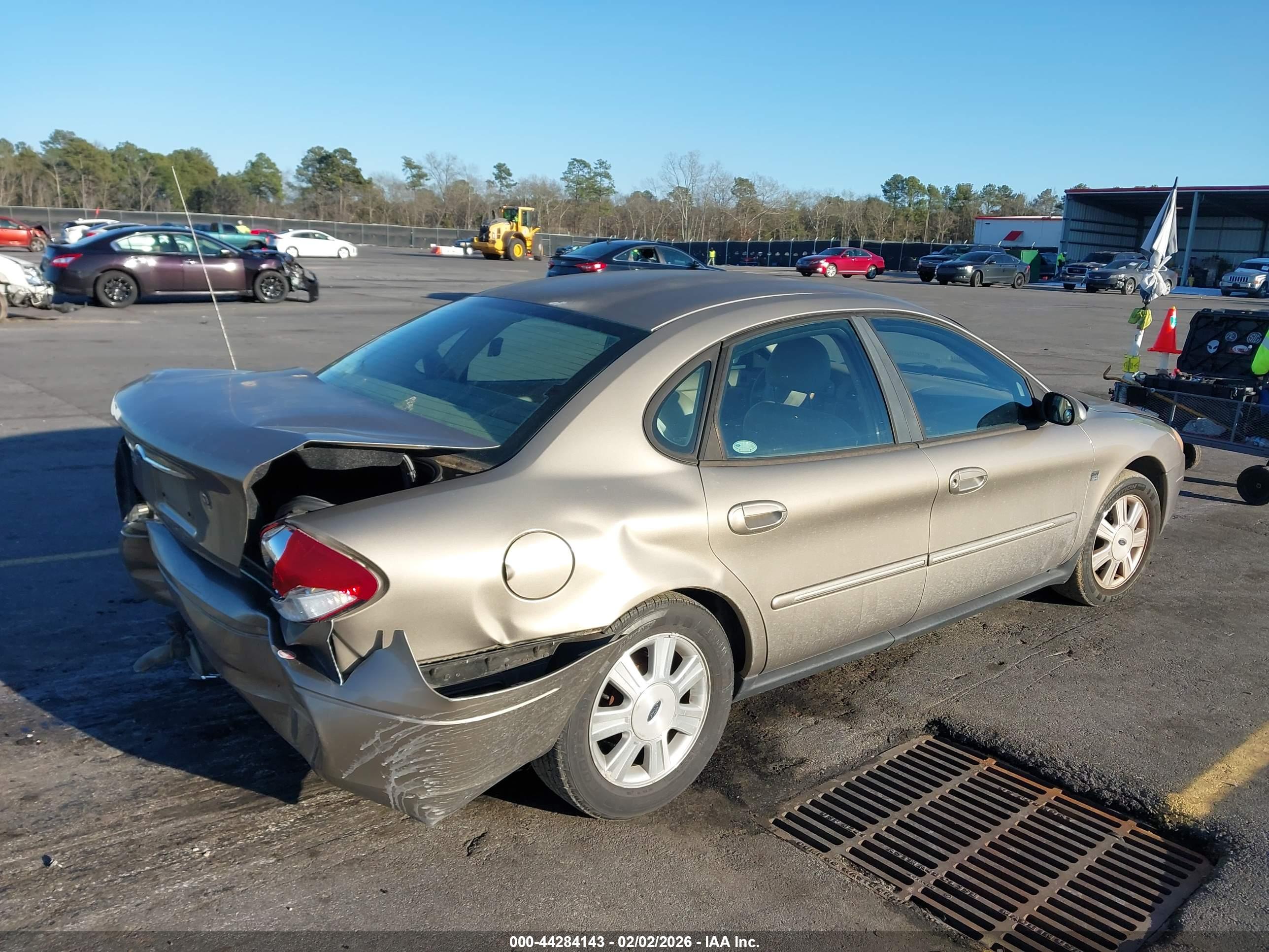 FORD TAURUS image 4