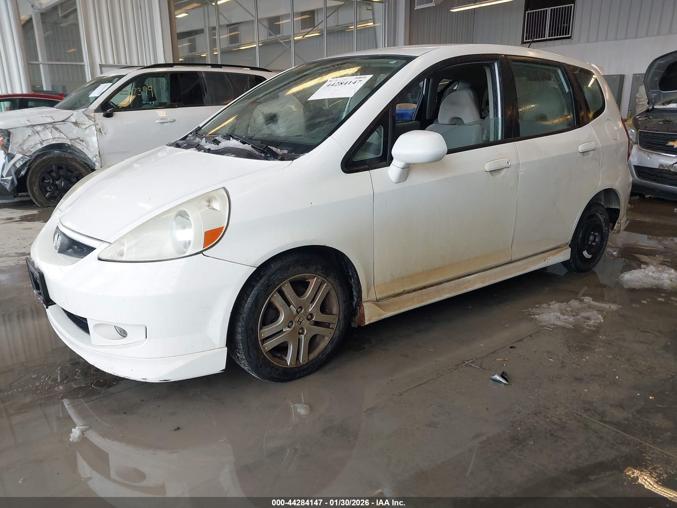 HONDA FIT image 2