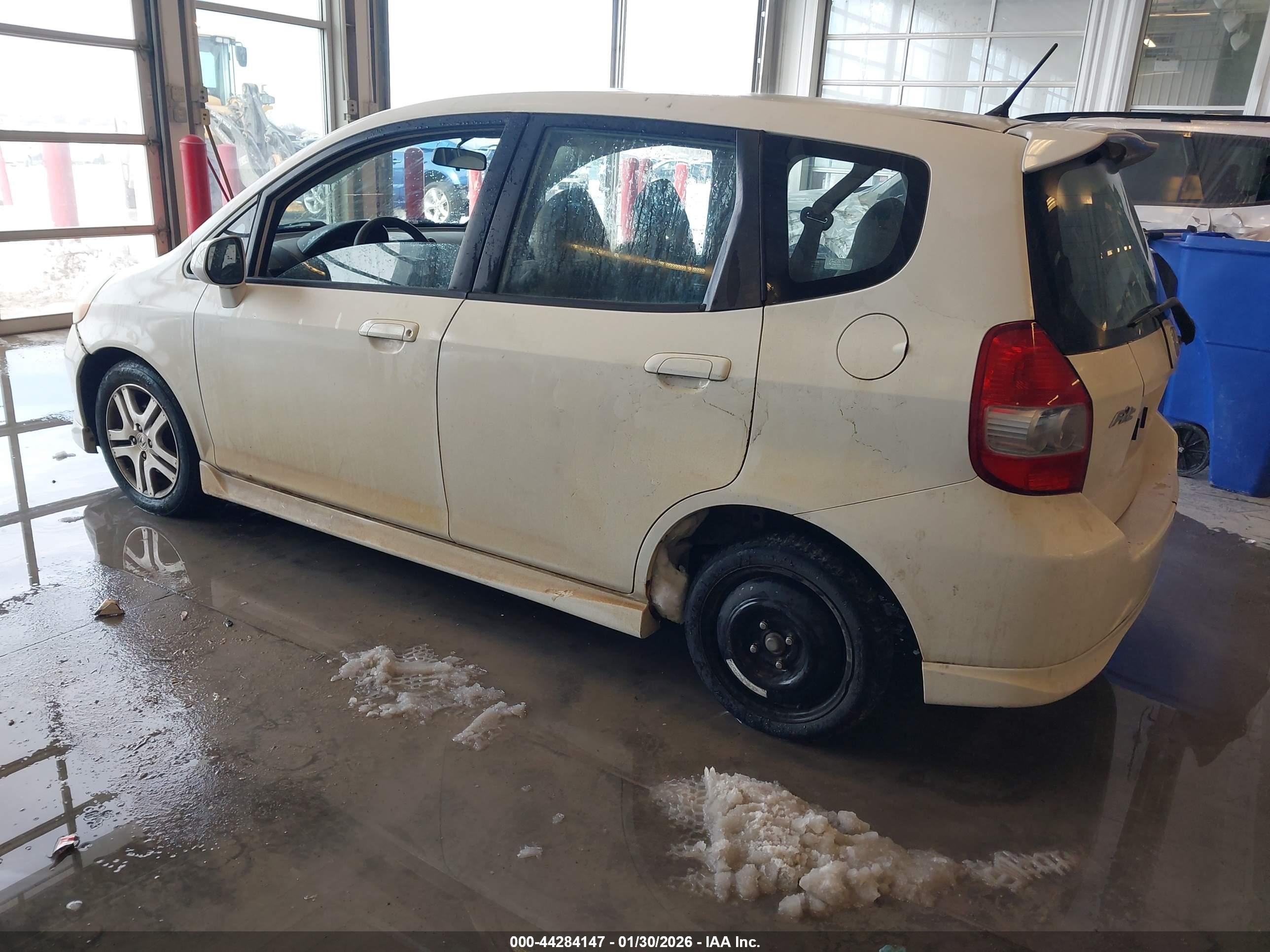 HONDA FIT image 3