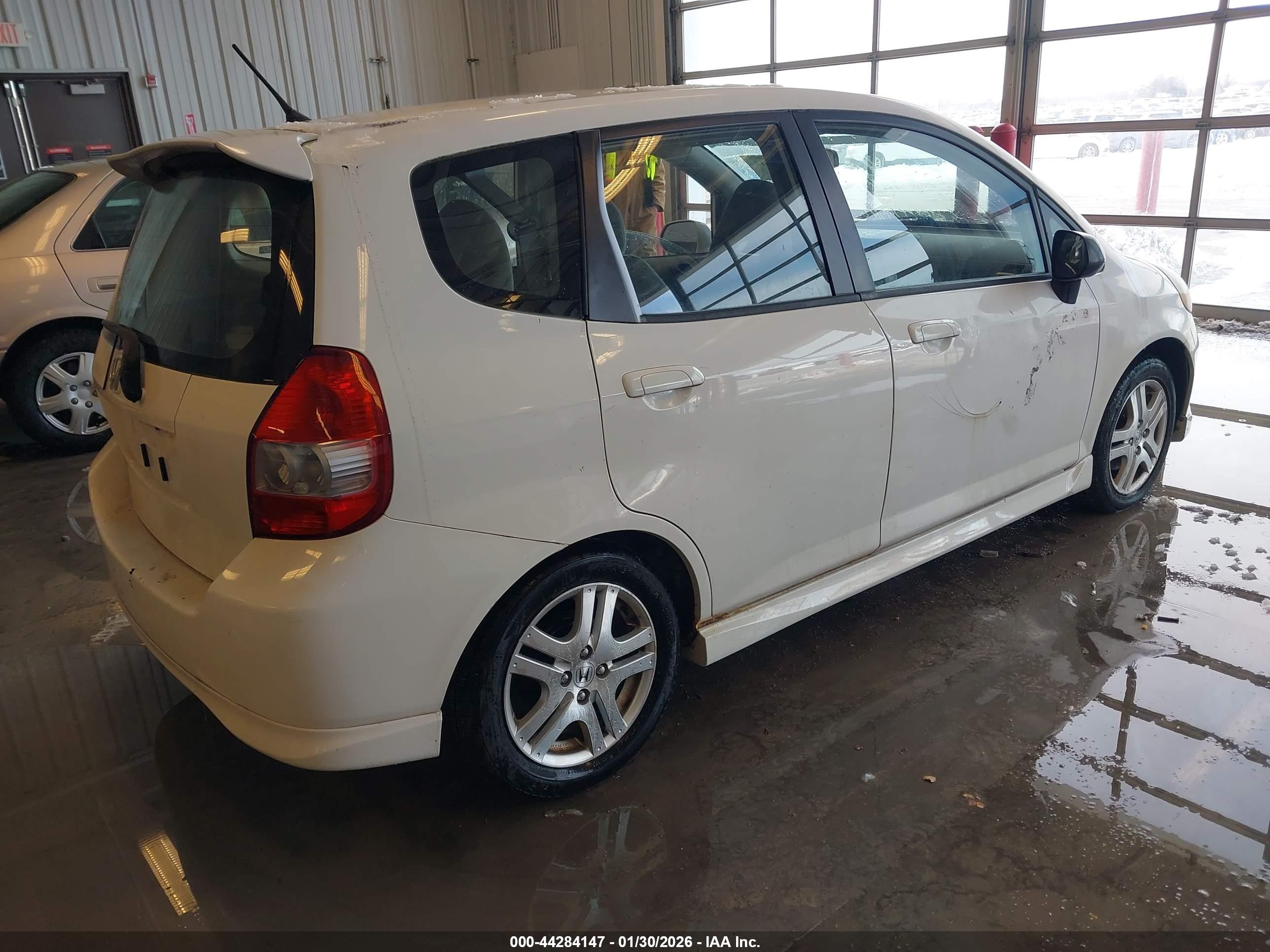 HONDA FIT image 4