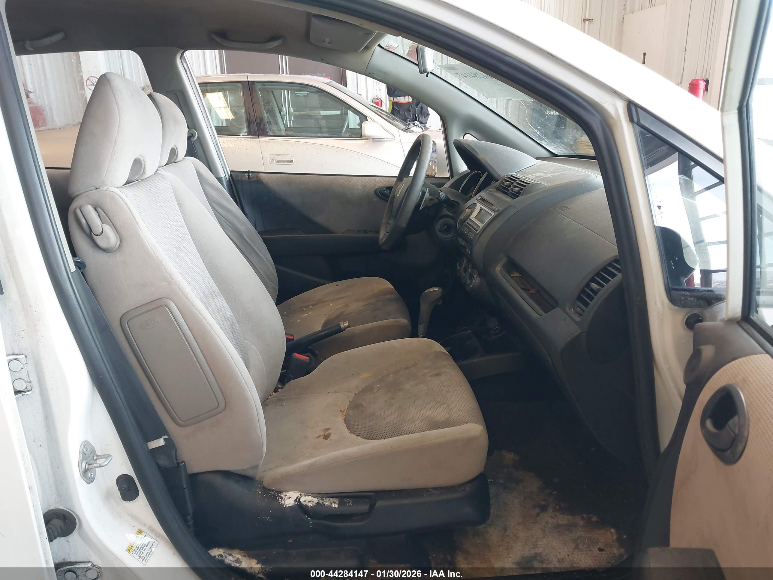 HONDA FIT image 5