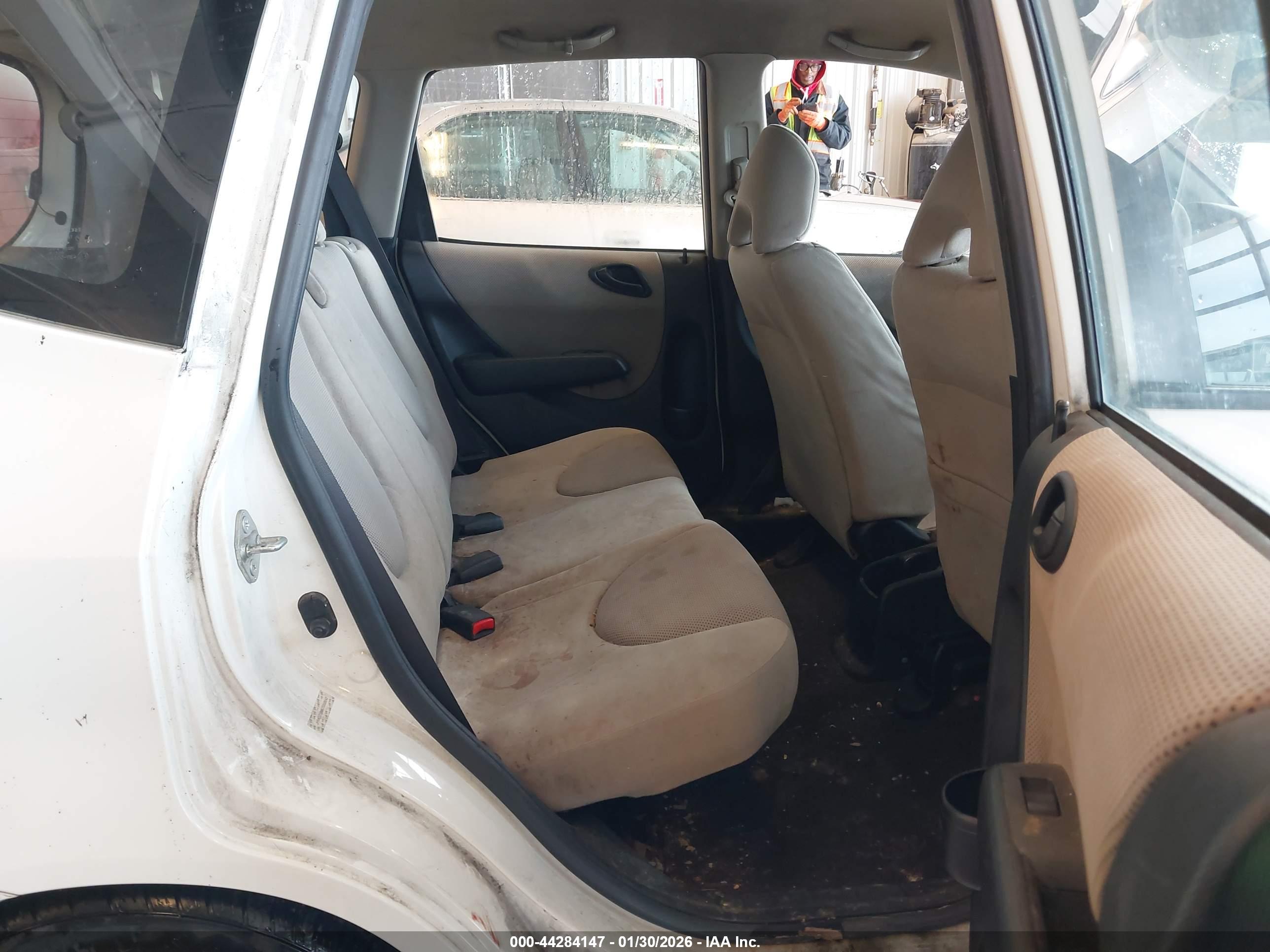 HONDA FIT image 8