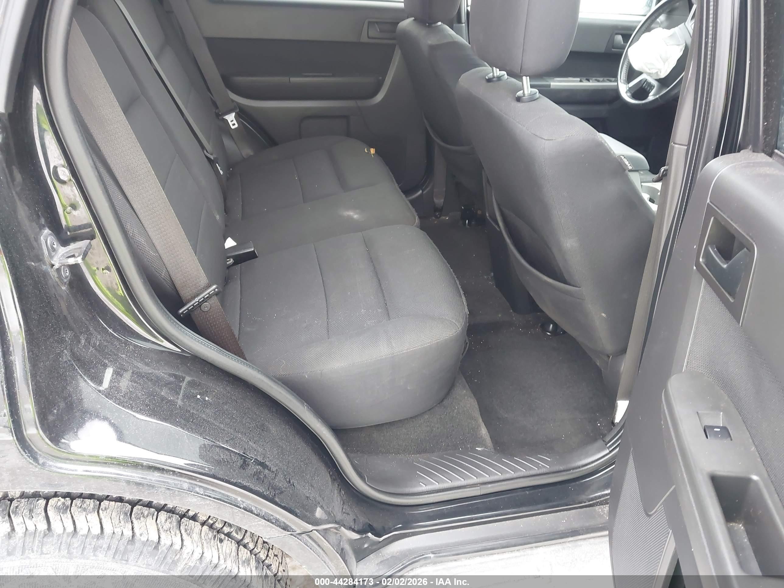 FORD ESCAPE image 8