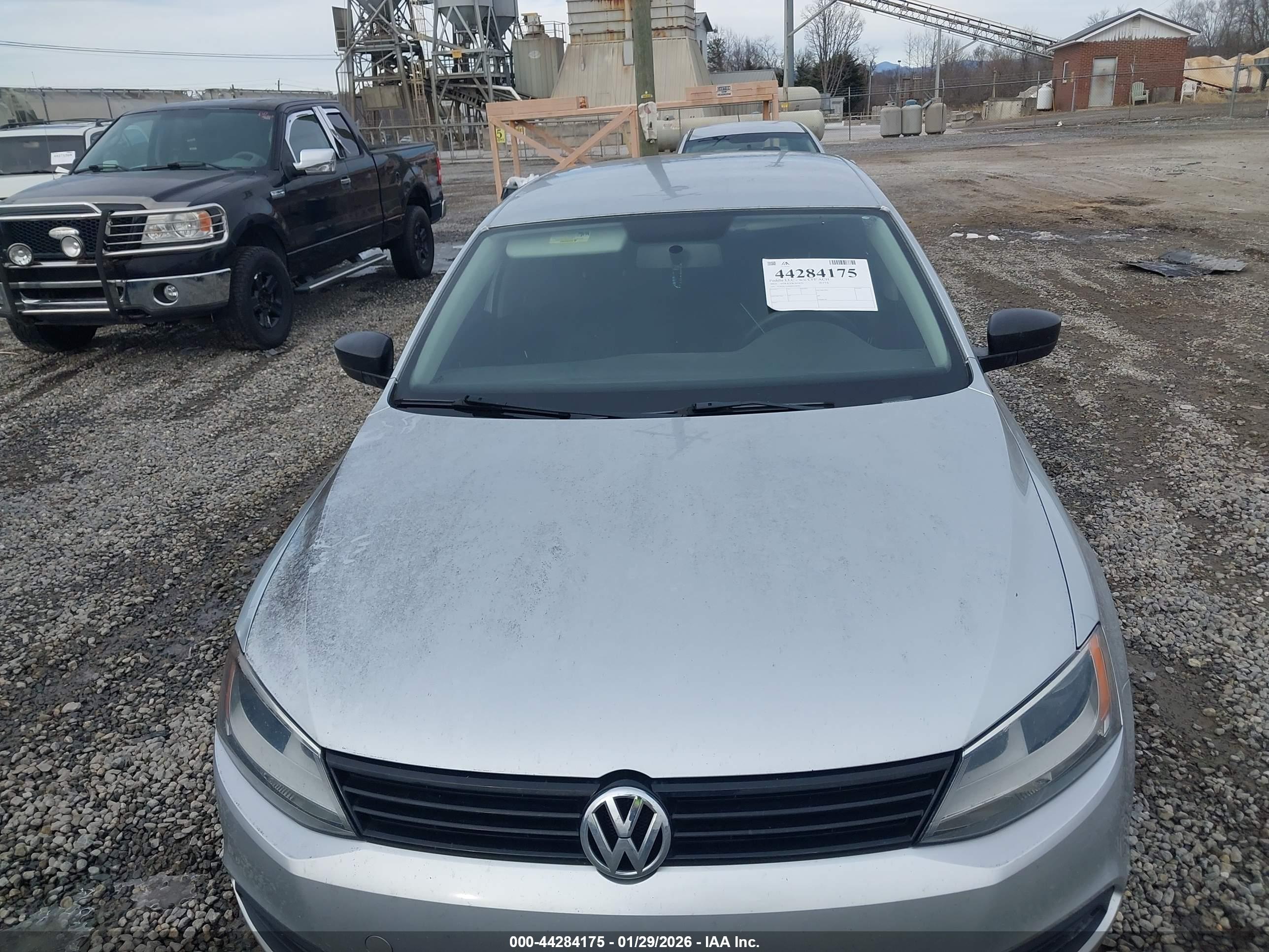VOLKSWAGEN JETTA image 6