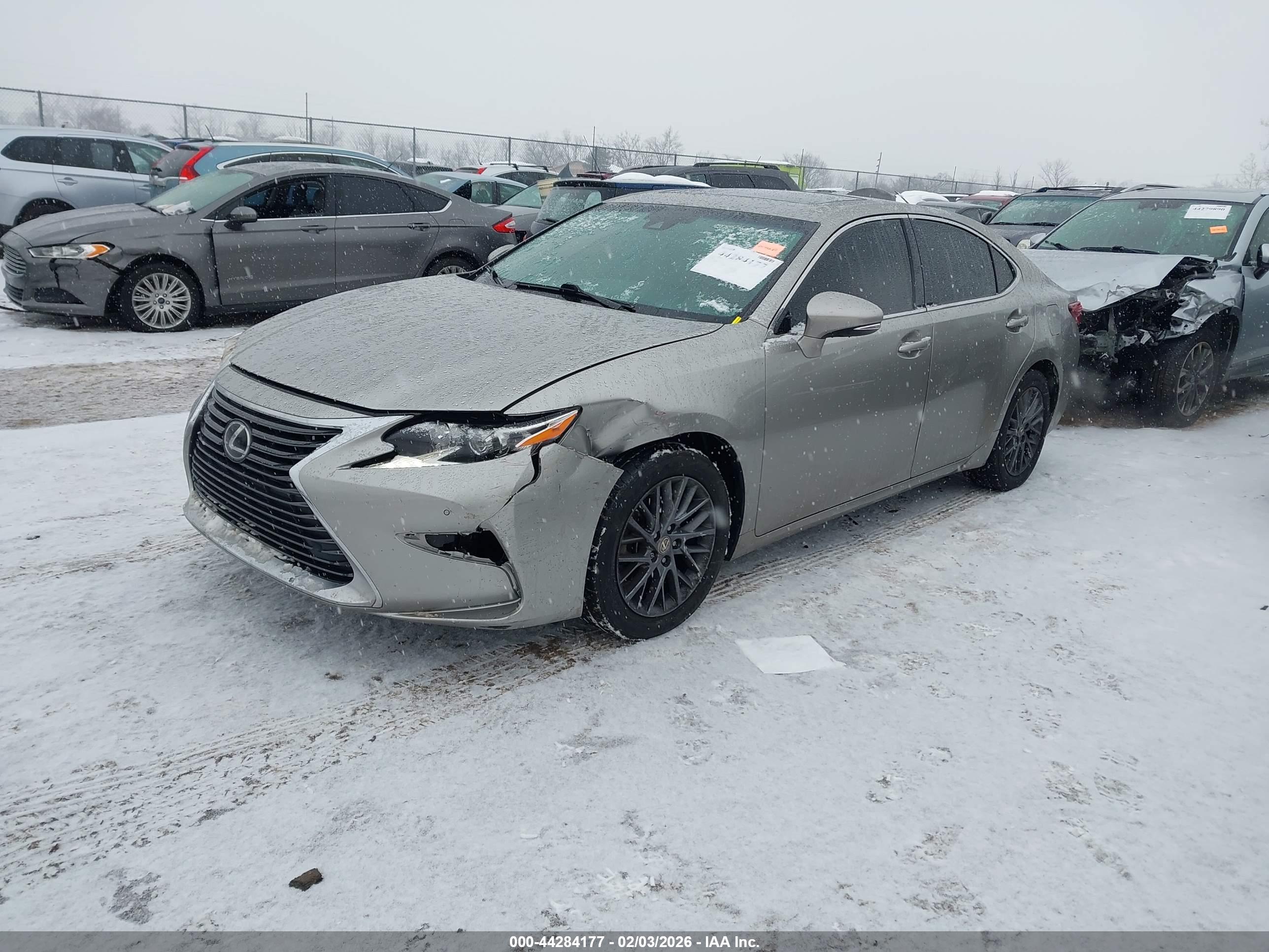 LEXUS ES image 2