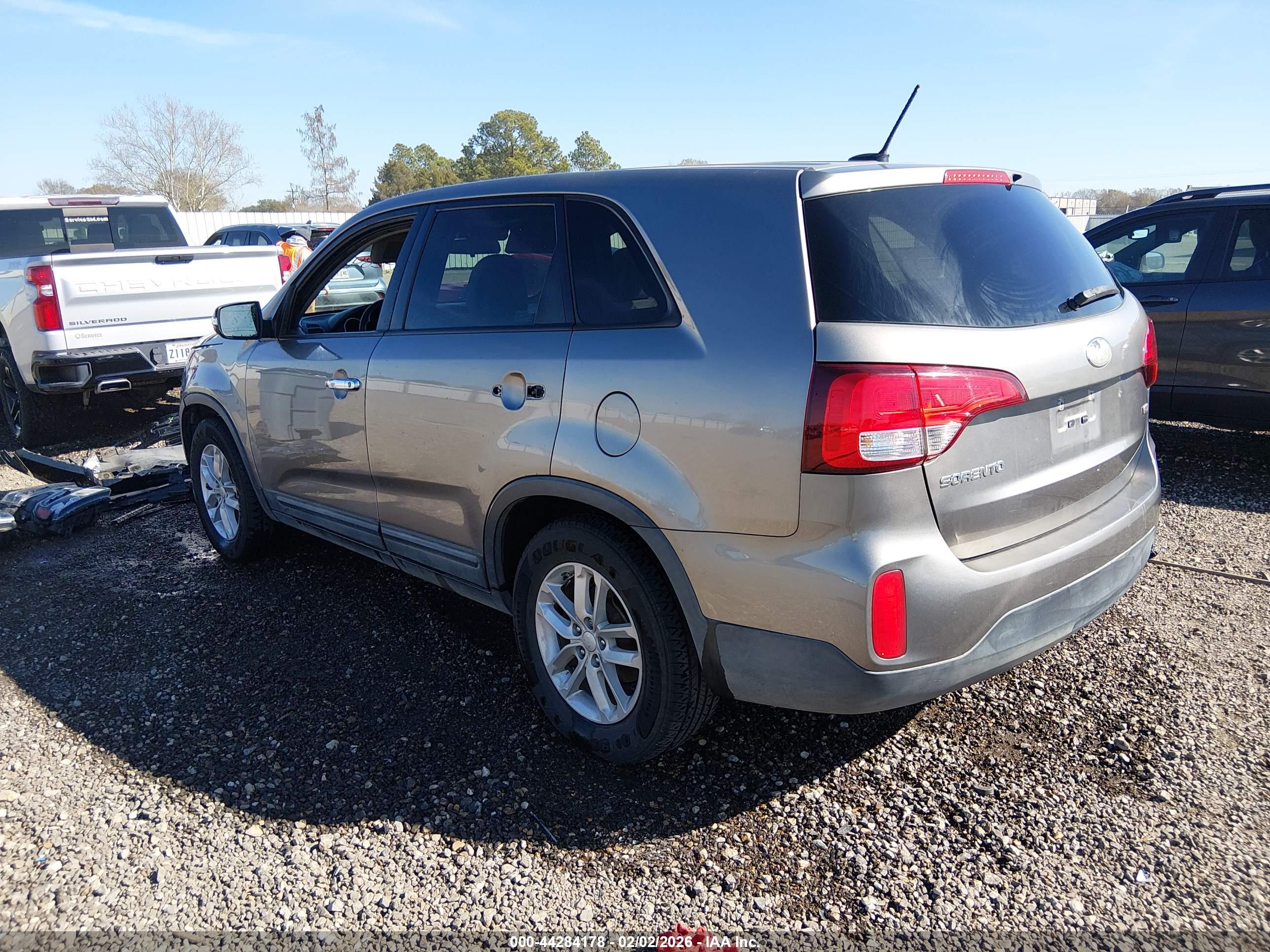 KIA SORENTO image 3