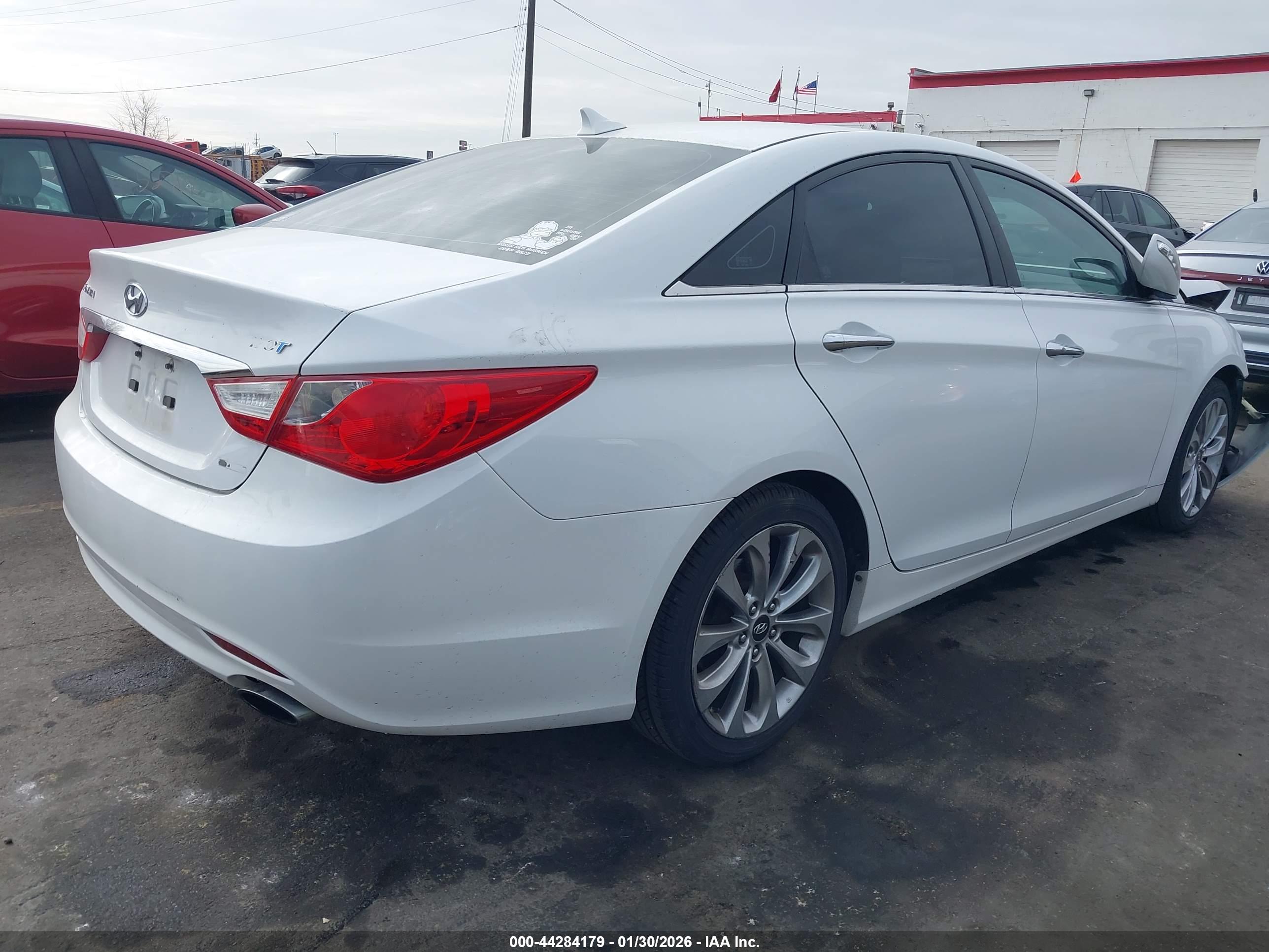HYUNDAI SONATA image 4