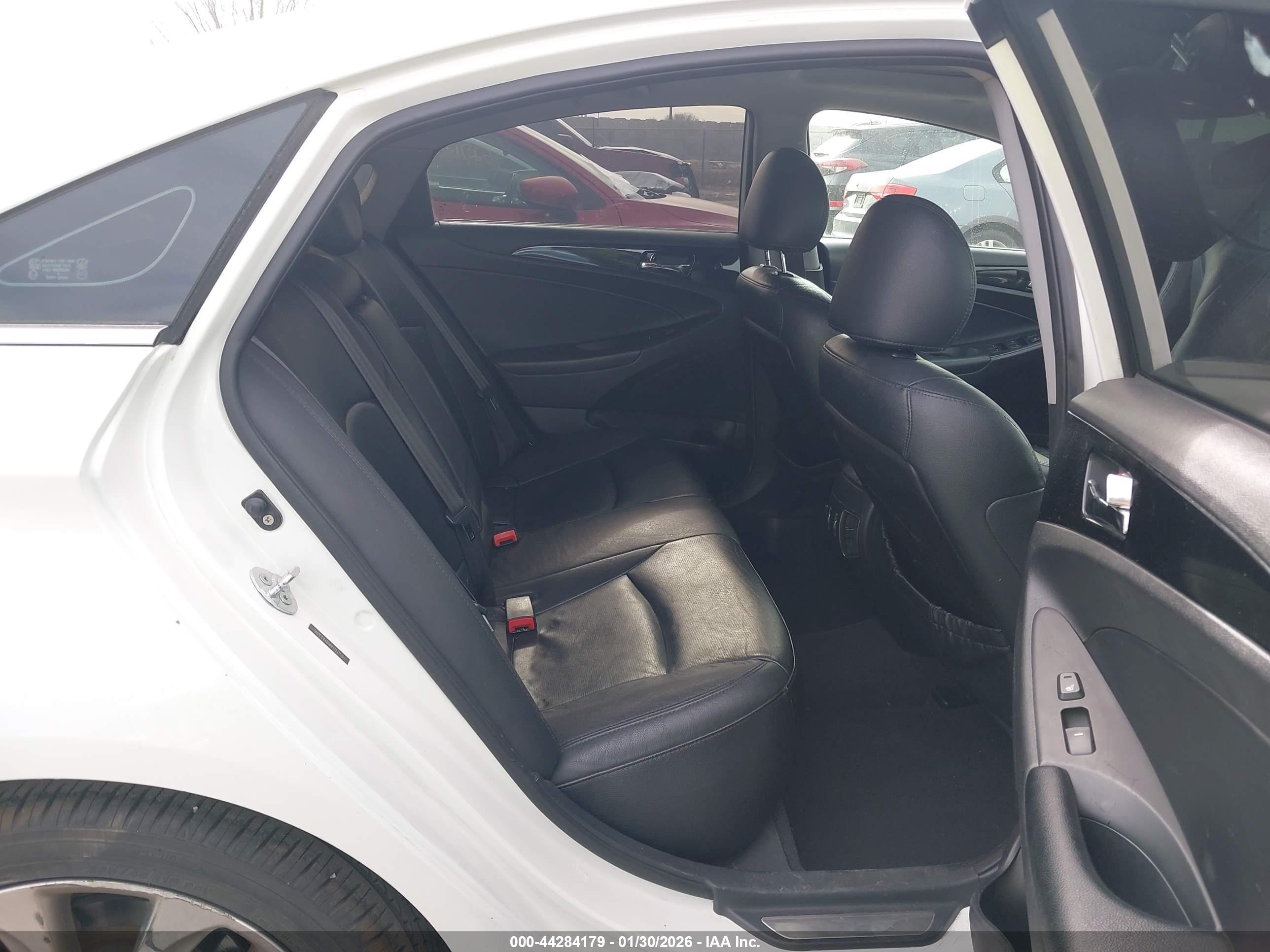 HYUNDAI SONATA image 8
