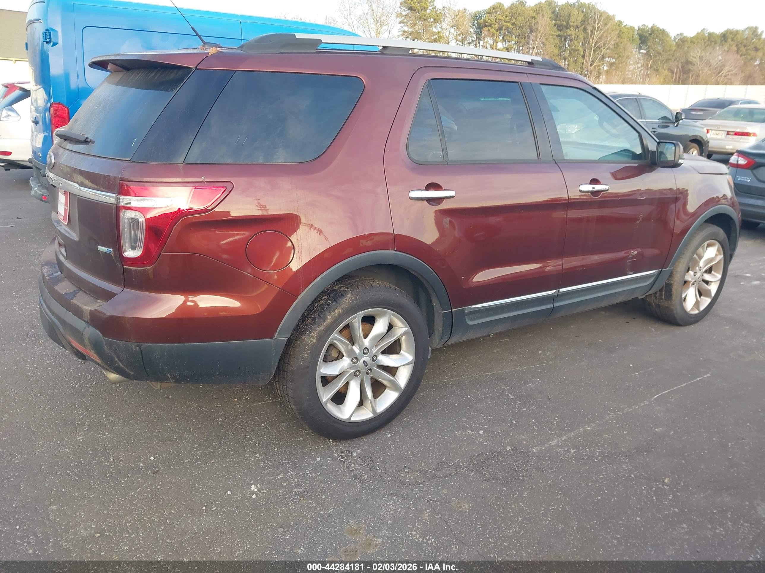 FORD EXPLORER image 4