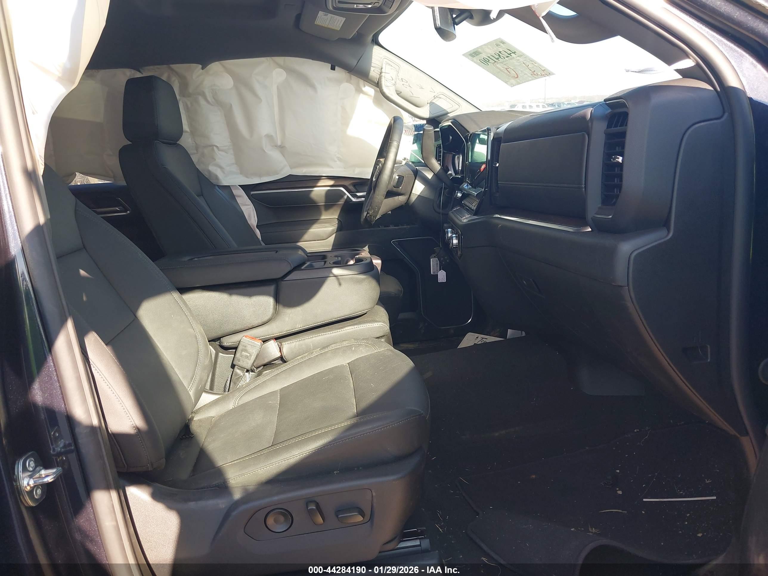 GMC SIERRA image 5