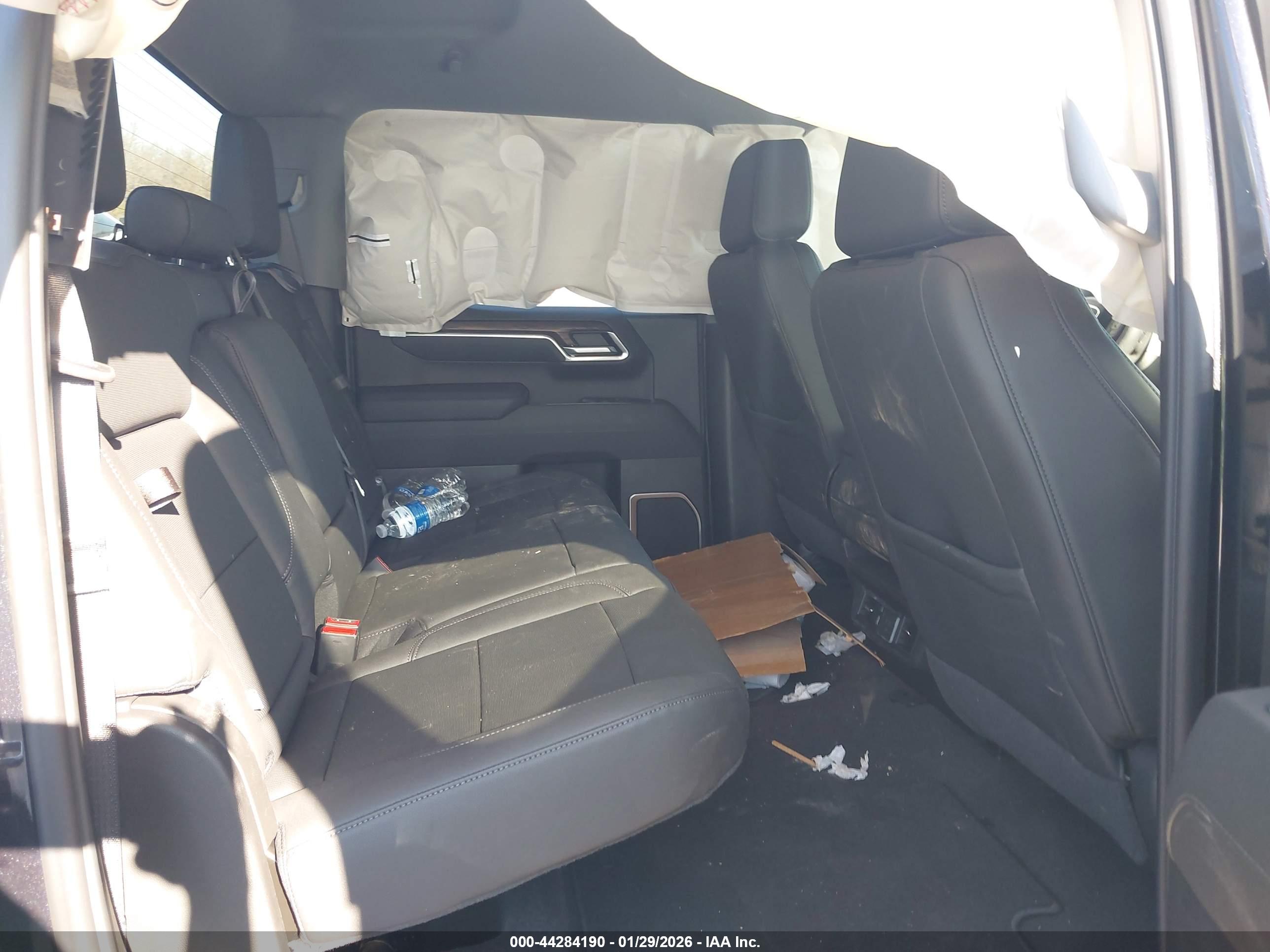 GMC SIERRA image 8