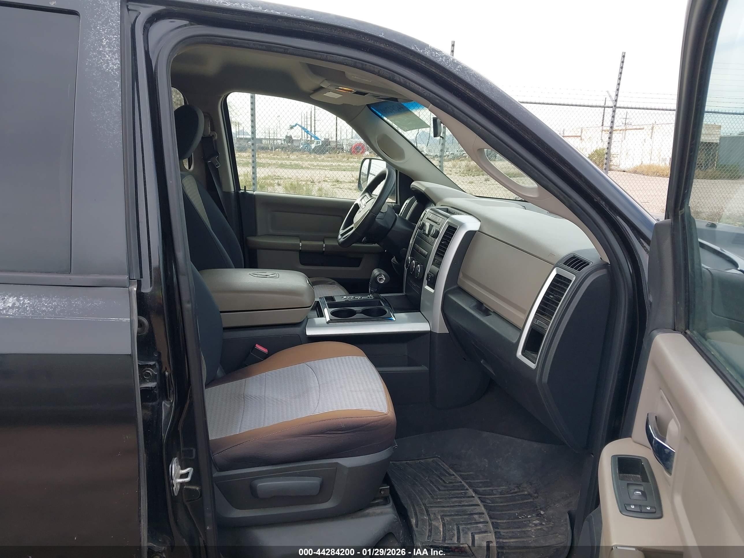 DODGE RAM image 5