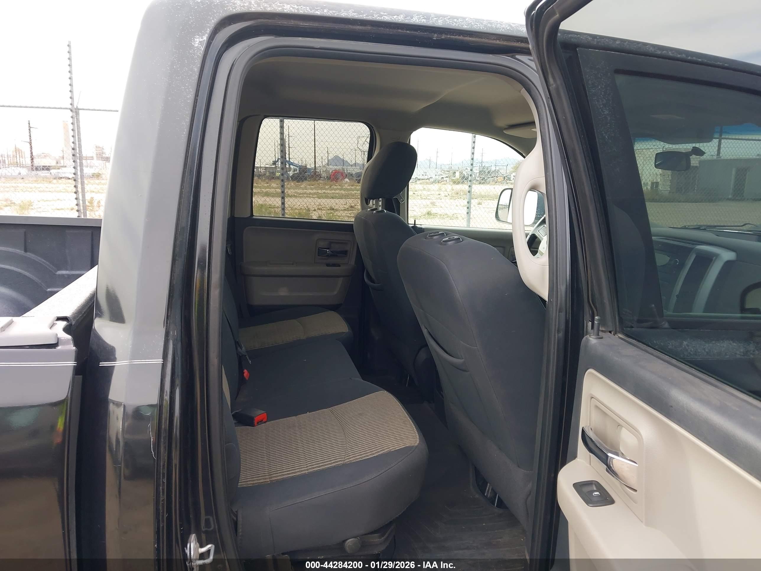 DODGE RAM image 8