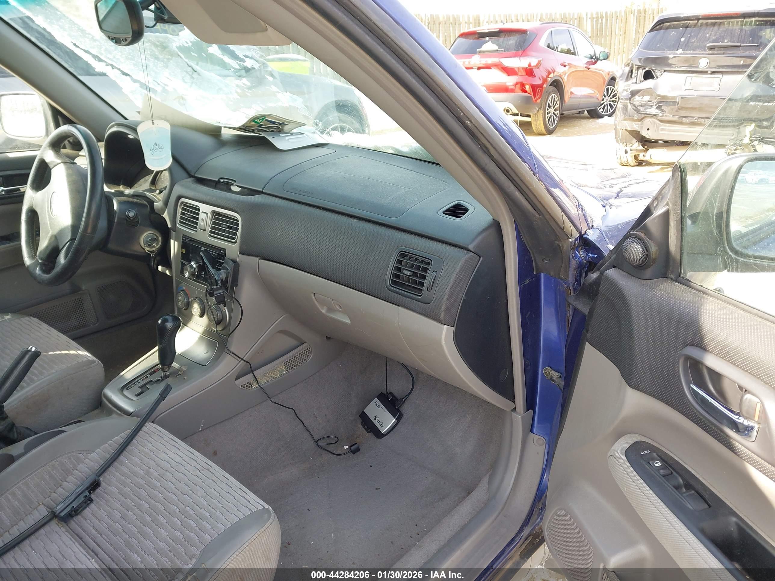 SUBARU FORESTER image 5