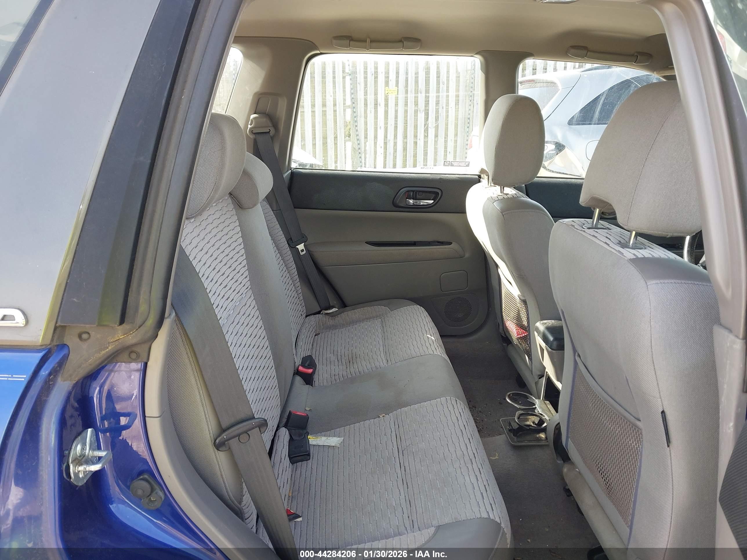 SUBARU FORESTER image 8