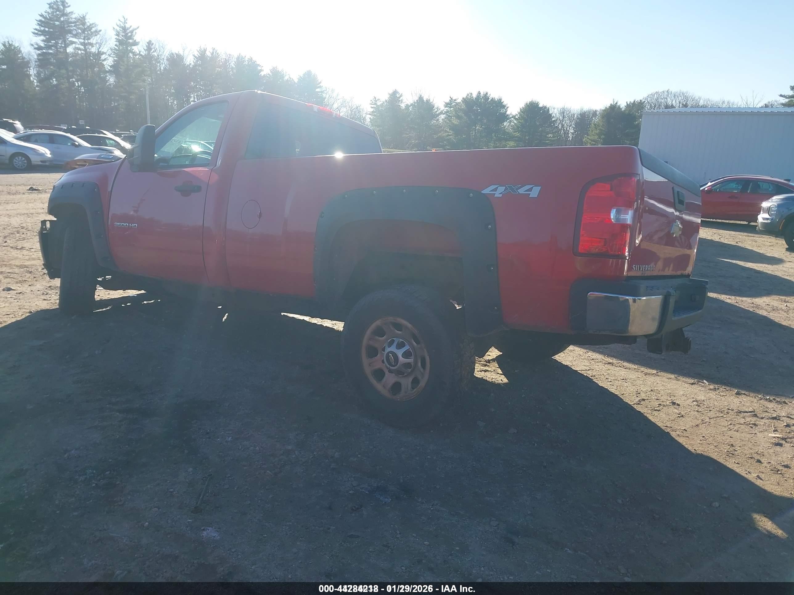 CHEVROLET SILVERADO image 3